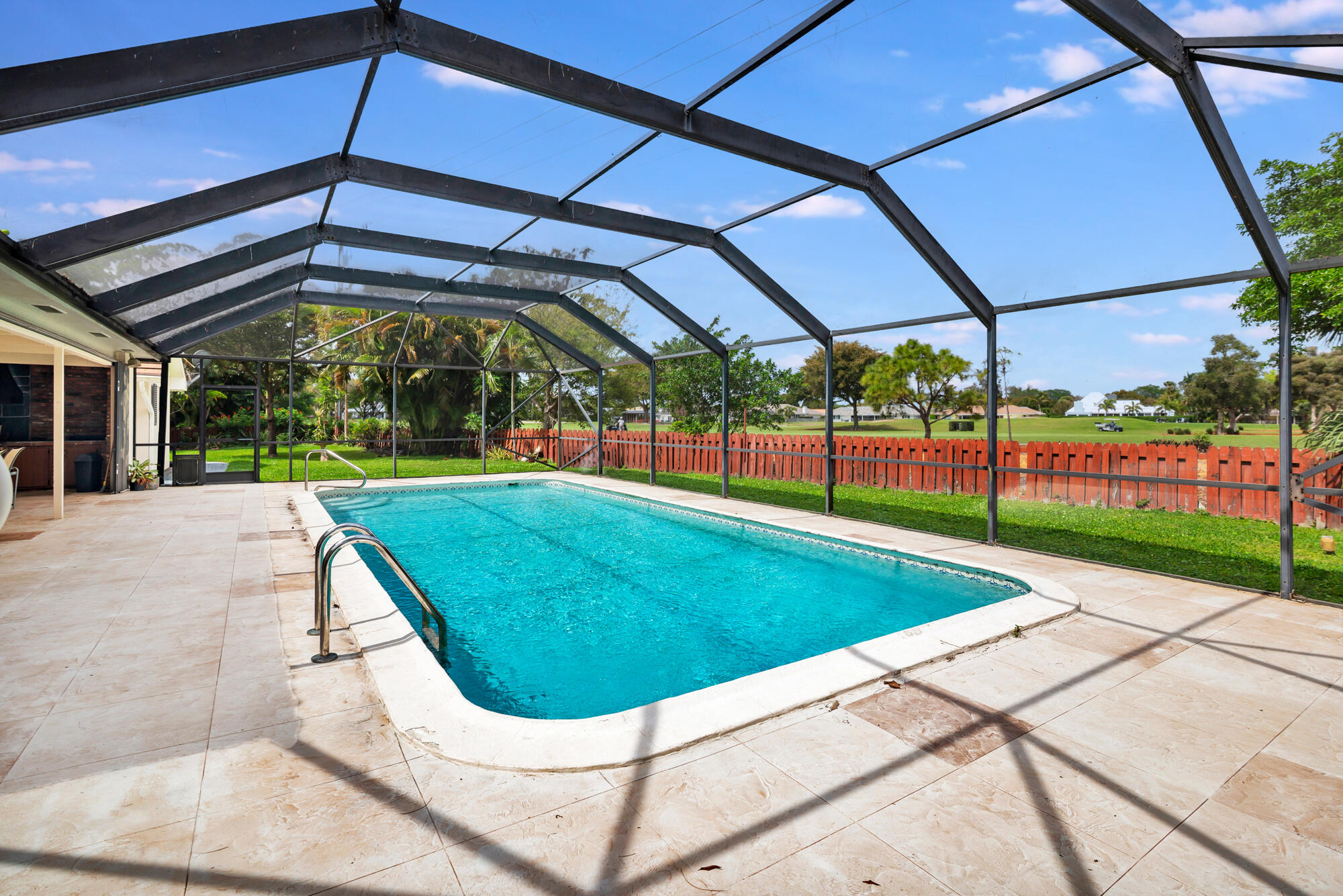 320 N Country Club Drive