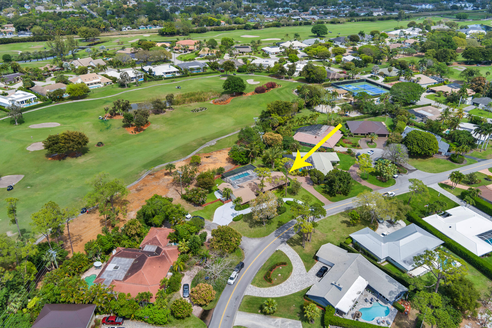 320 N Country Club Drive