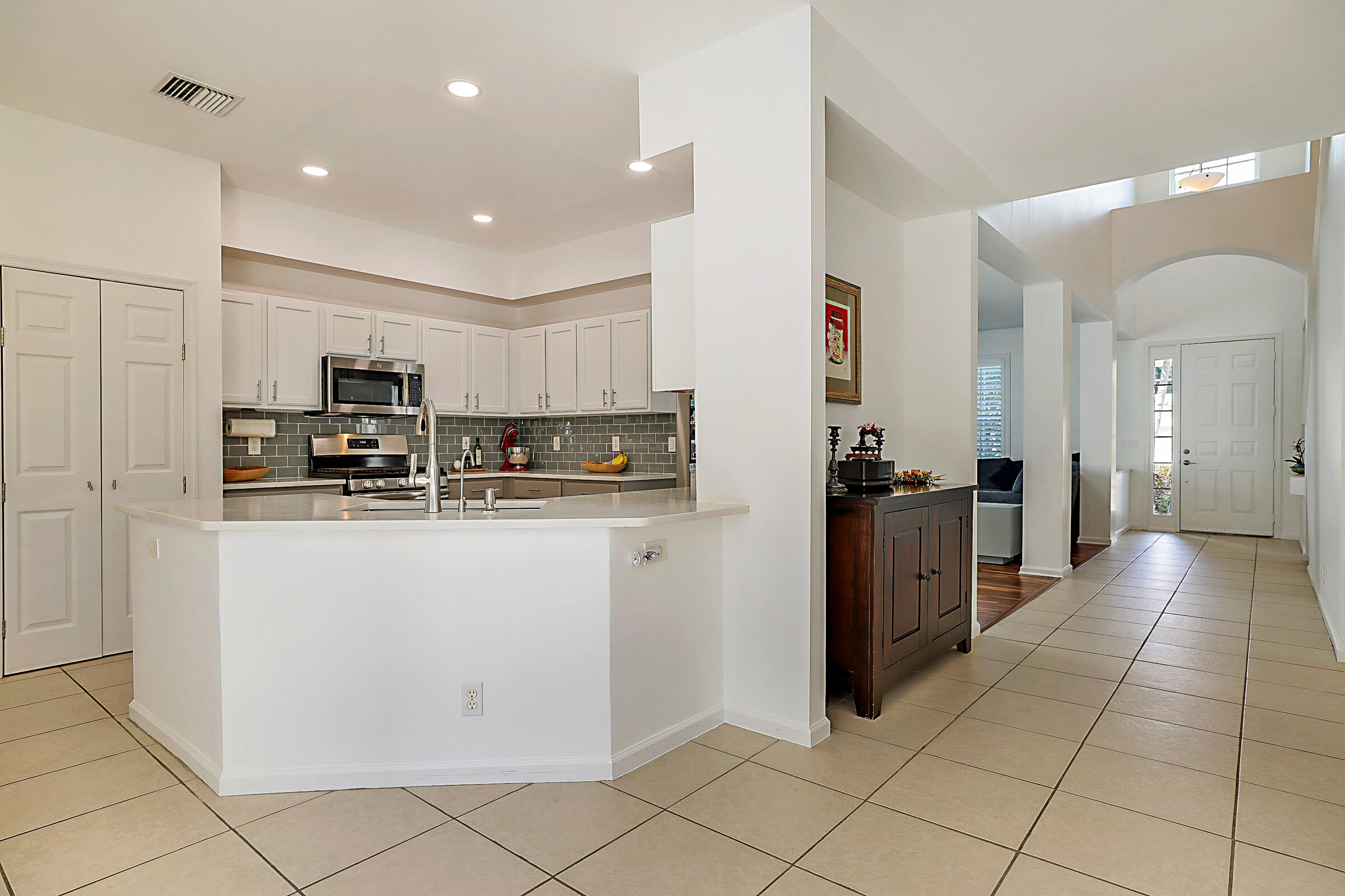 458 Woodview Circle