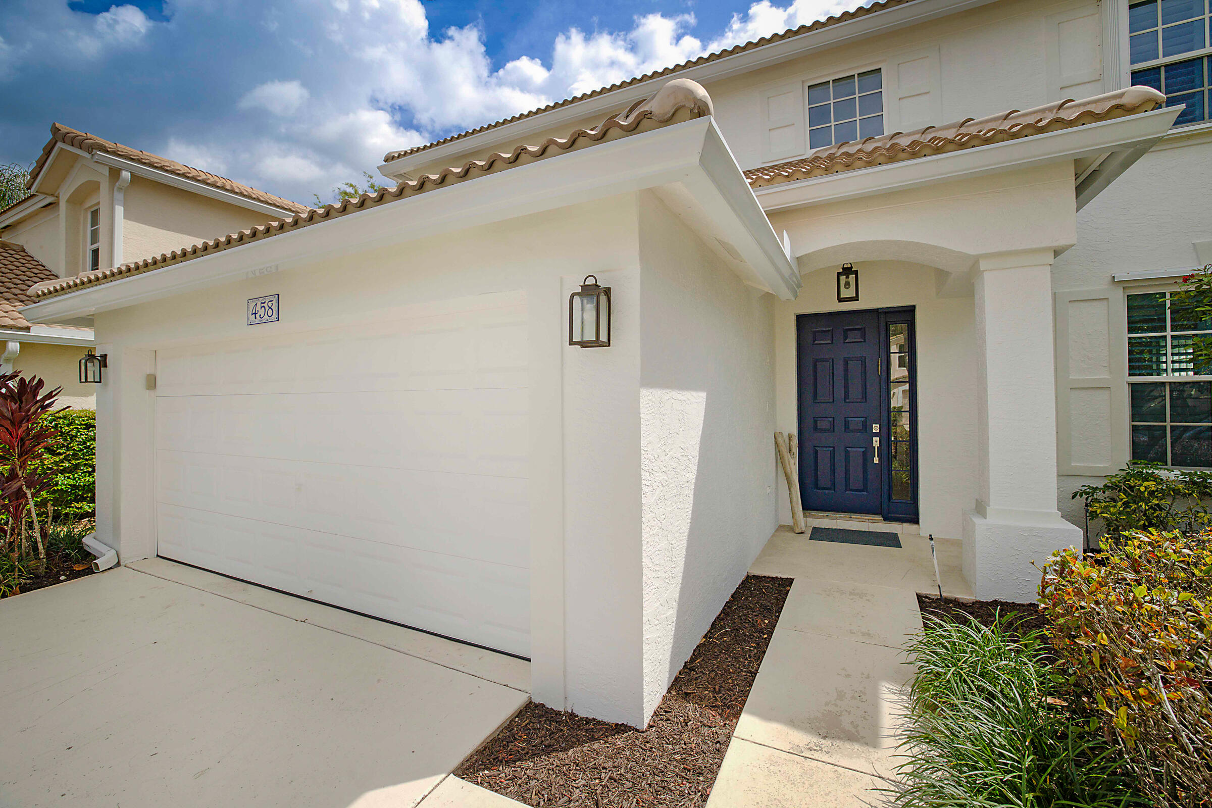 458 Woodview Circle
