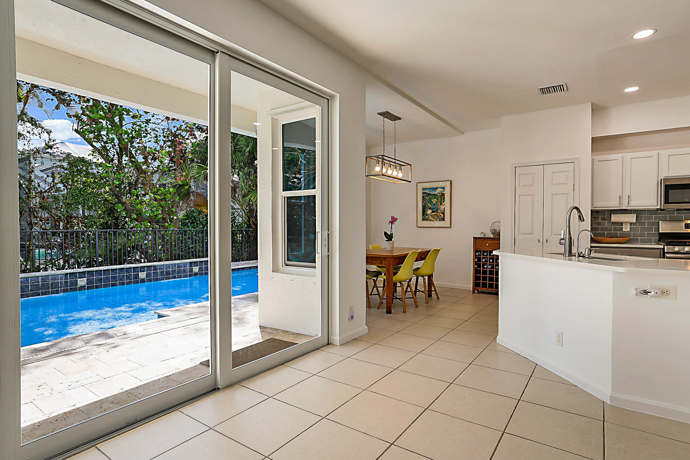 458 Woodview Circle