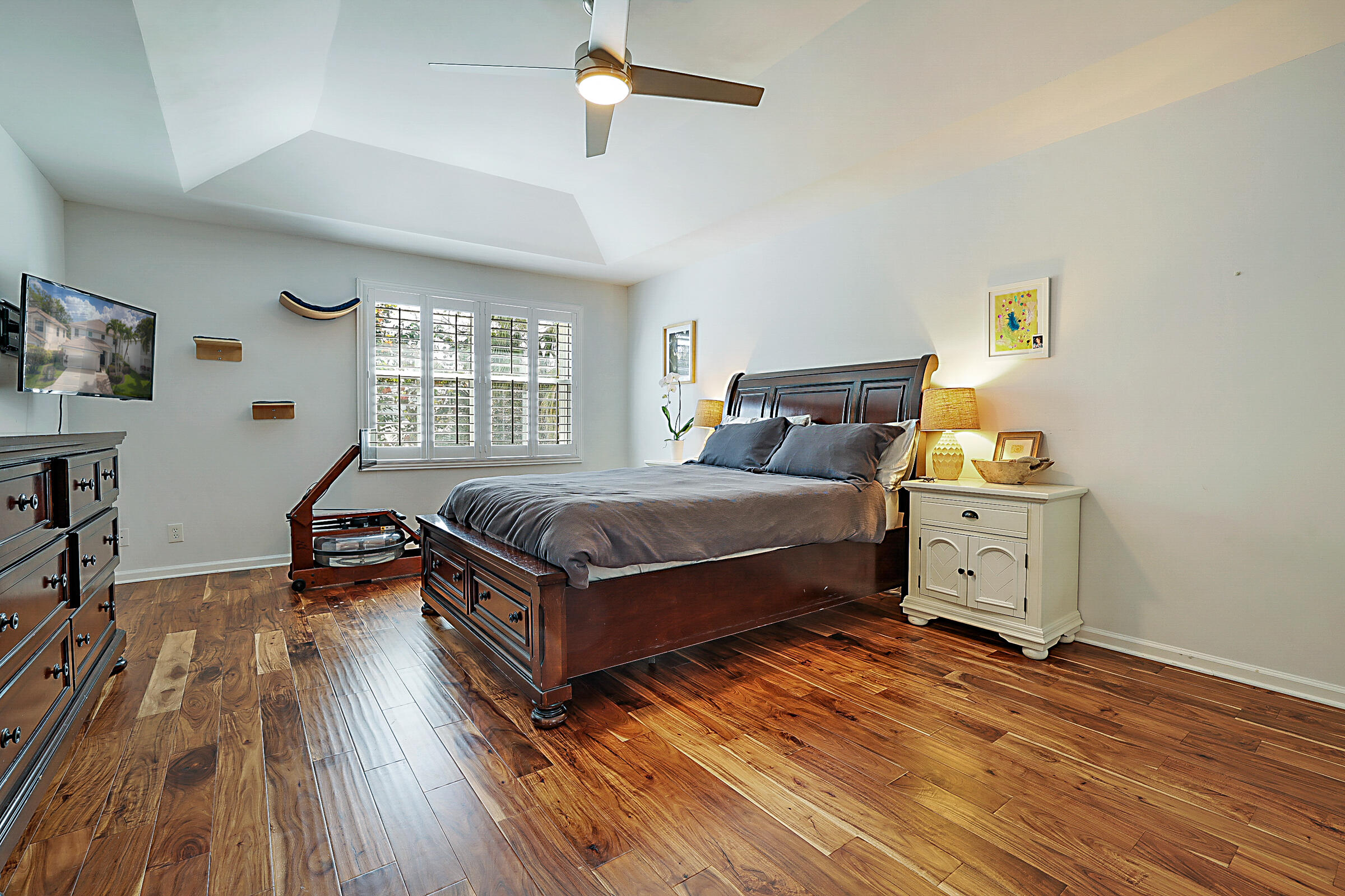 458 Woodview Circle