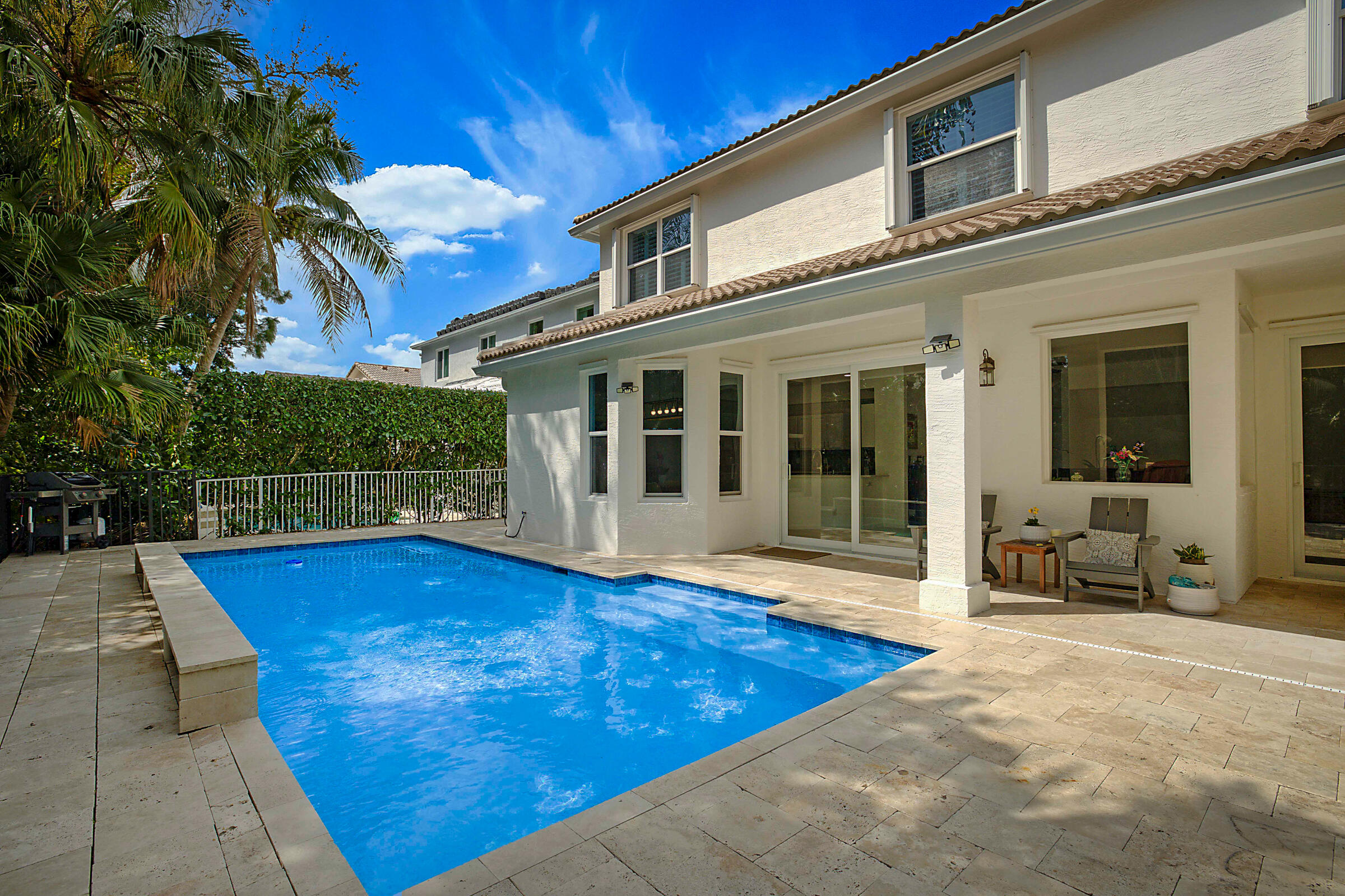 458 Woodview Circle