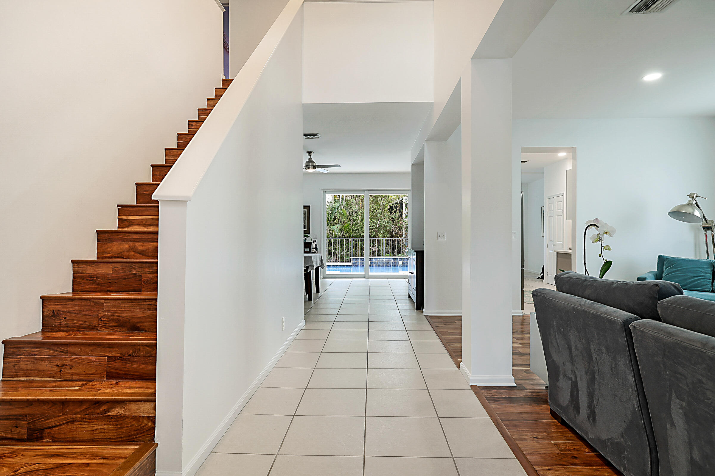 458 Woodview Circle