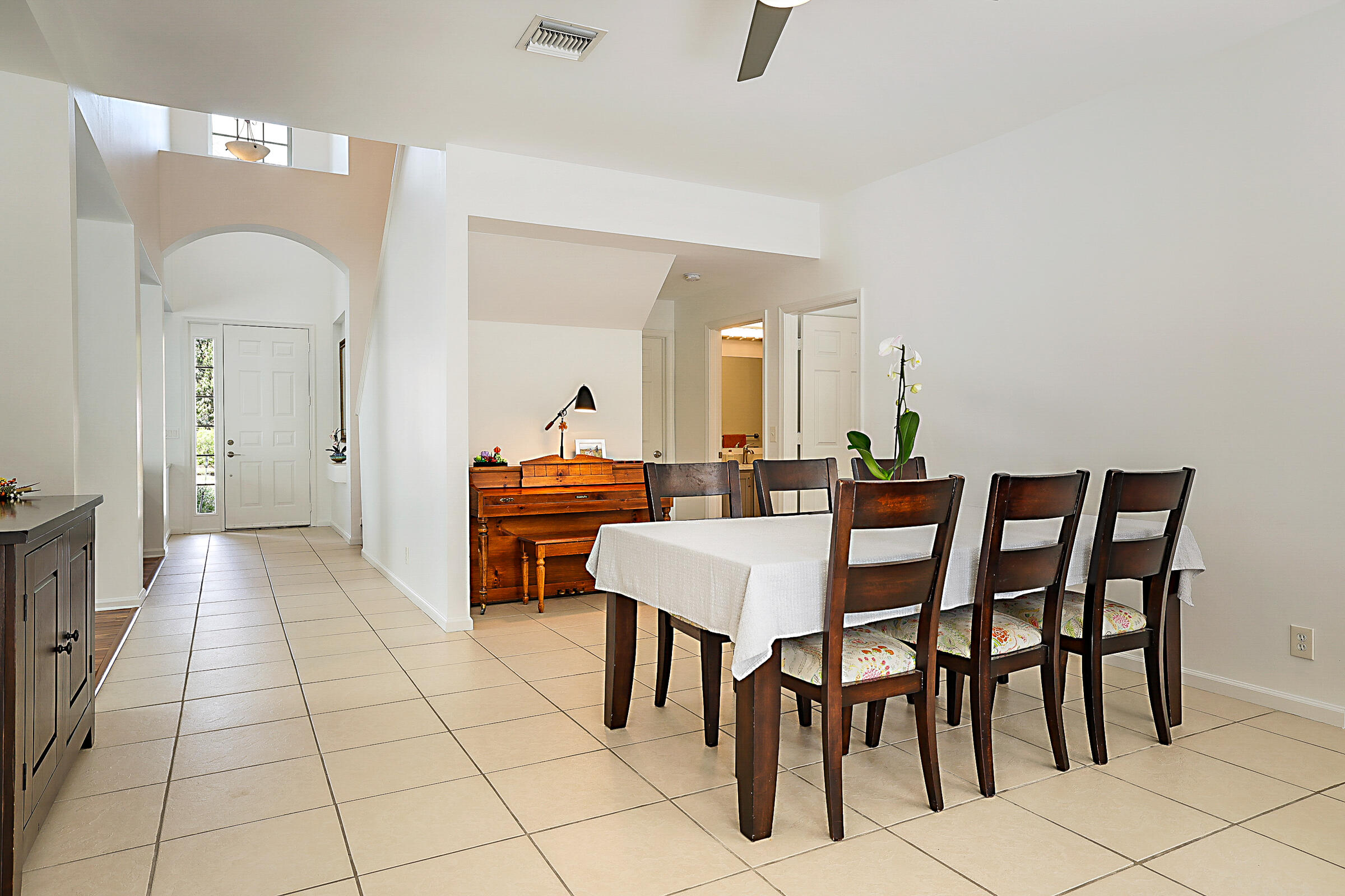 458 Woodview Circle