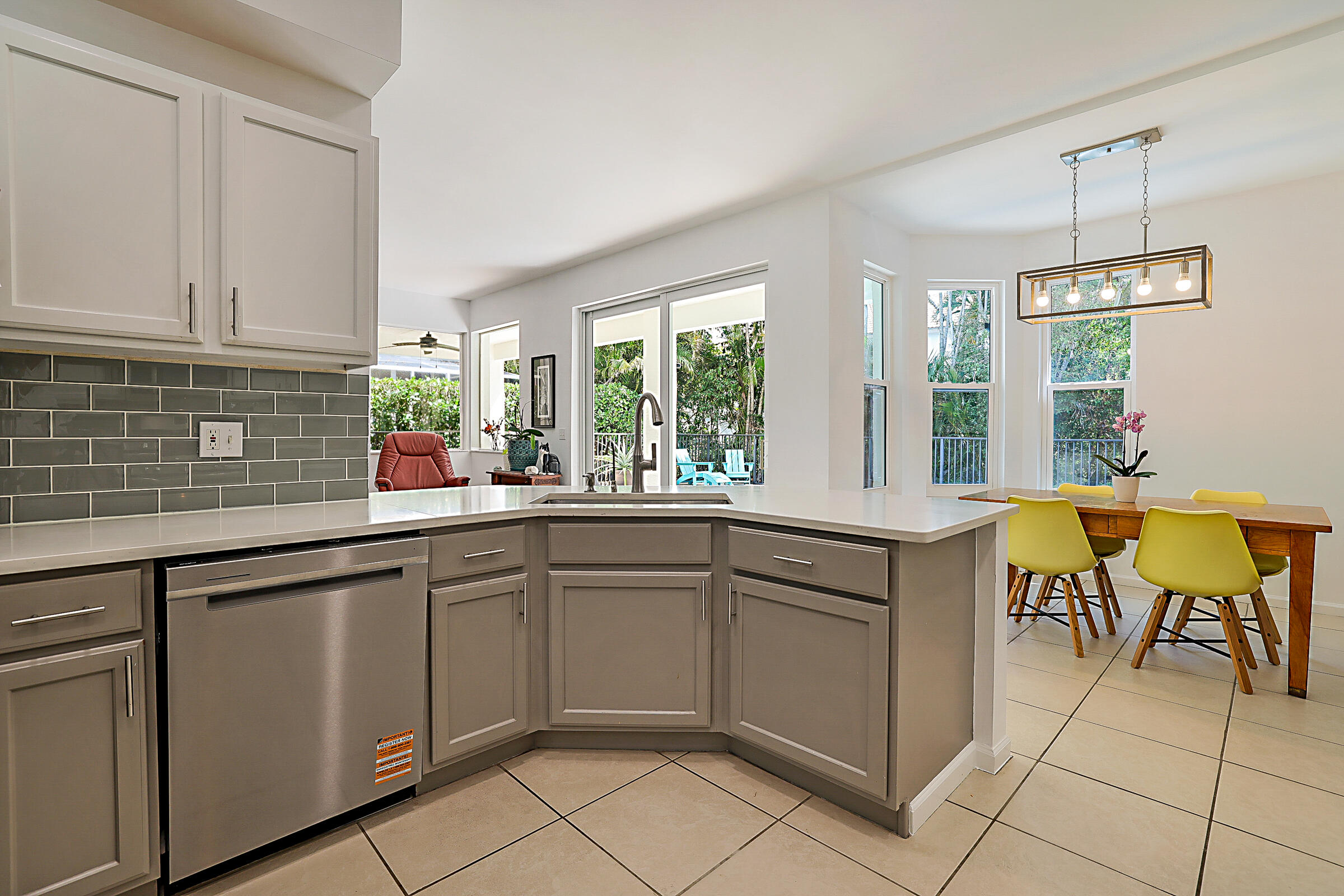 458 Woodview Circle