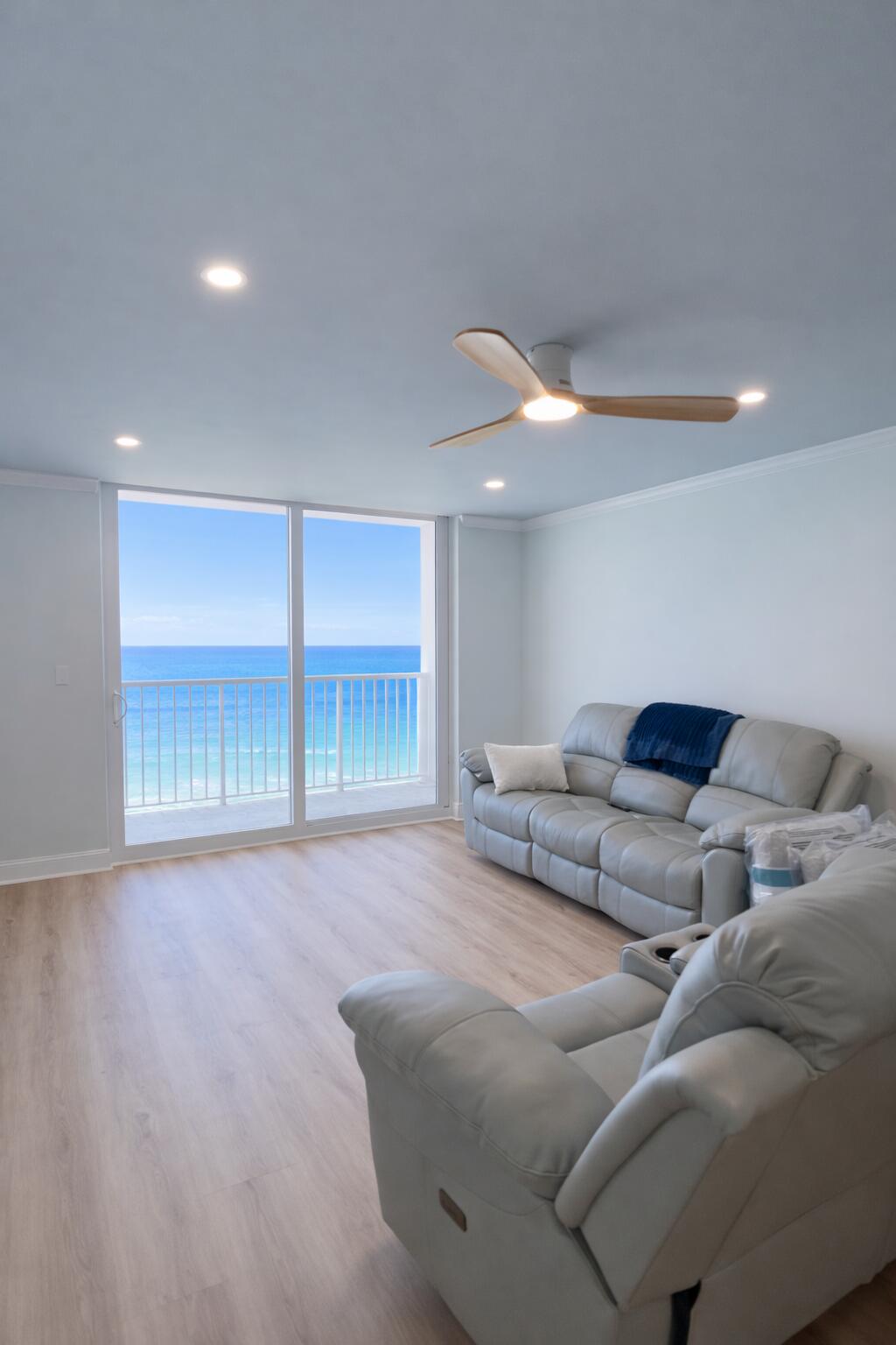 400 N Surf Road 1105