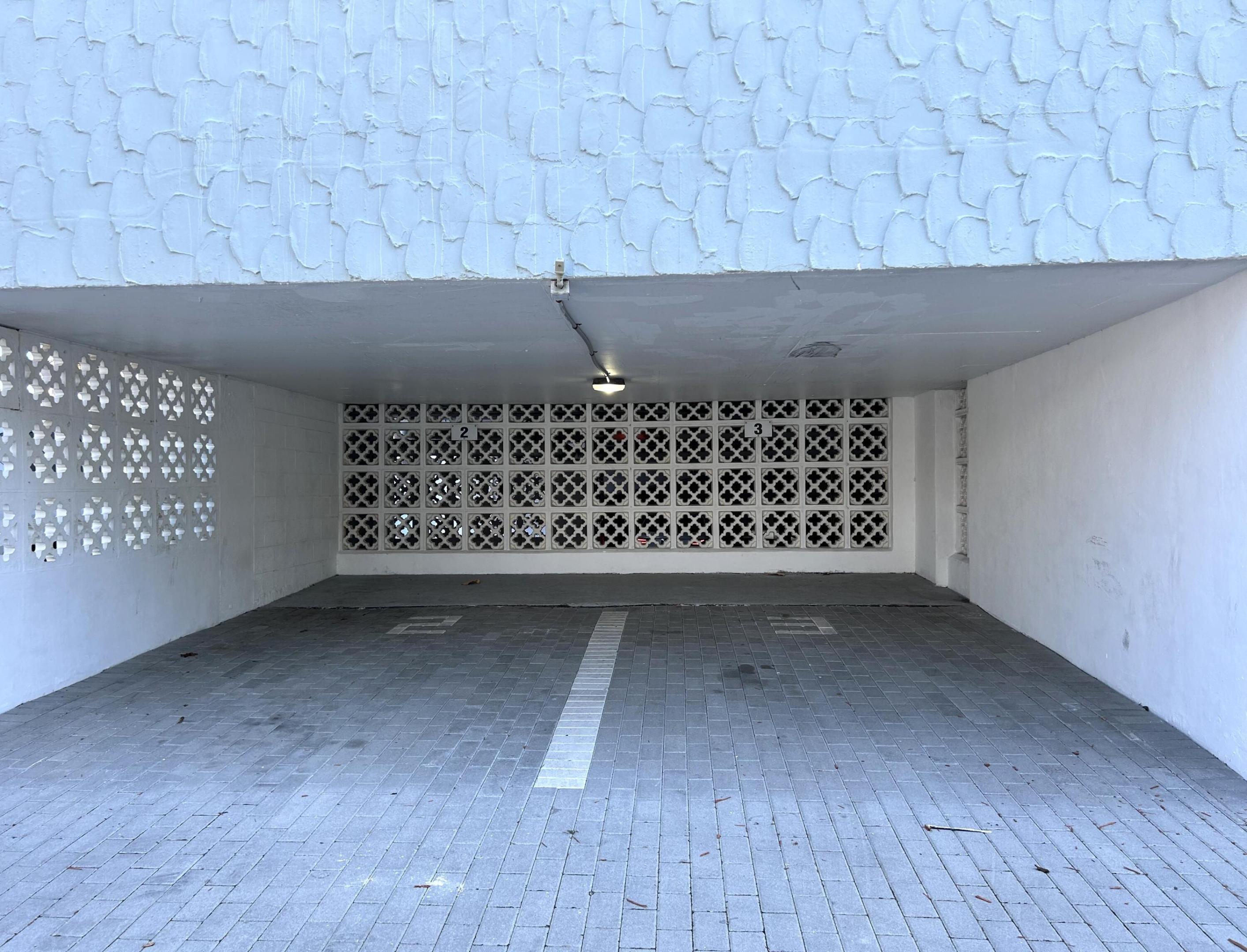 400 N Surf Road 1105