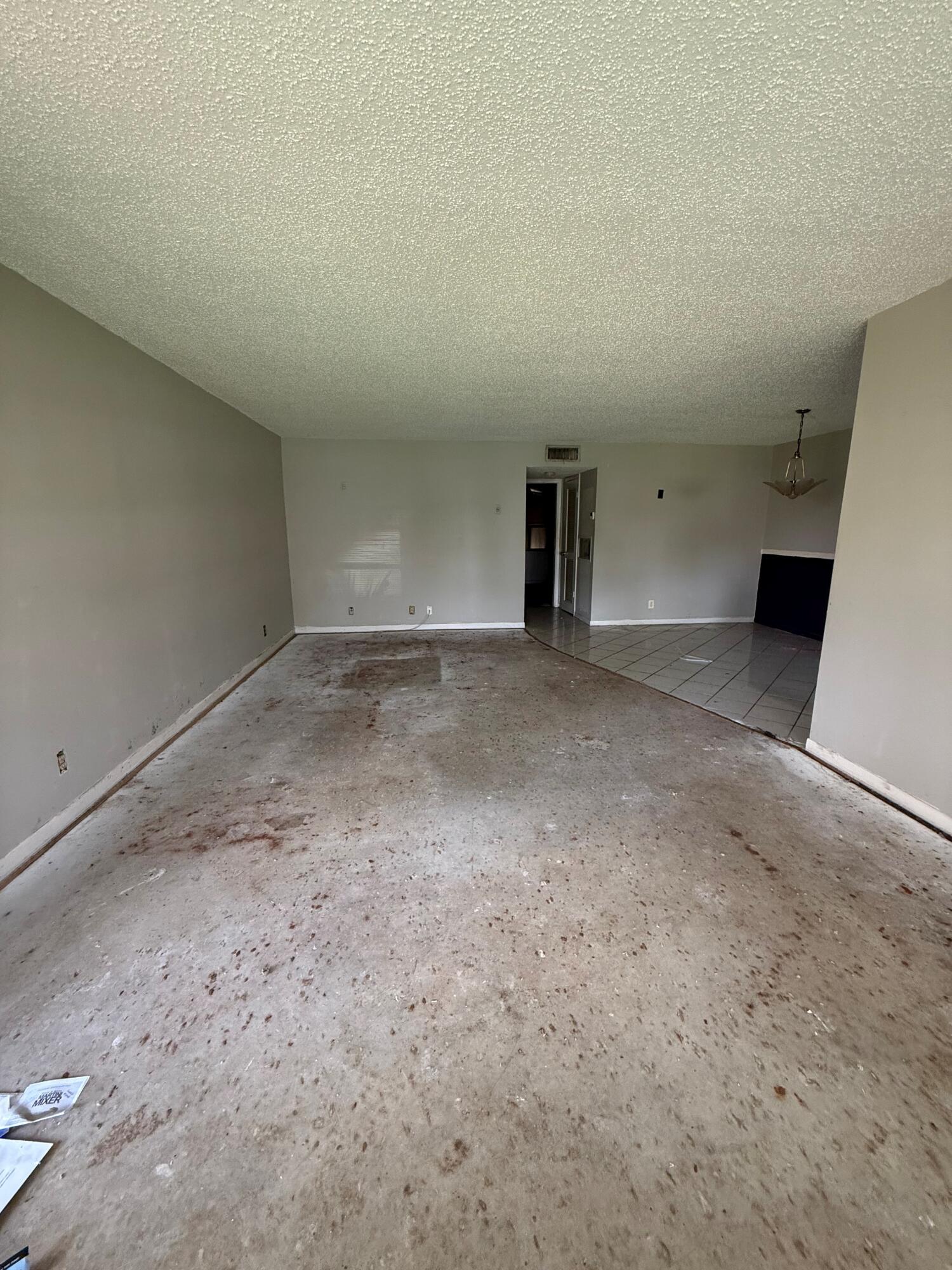 1052 North Drive