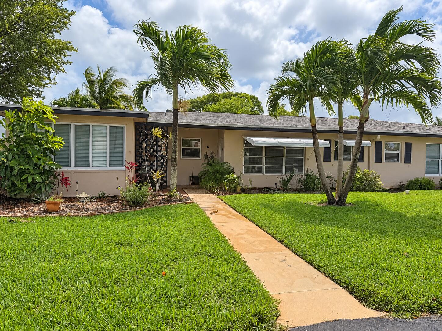1052 North Drive