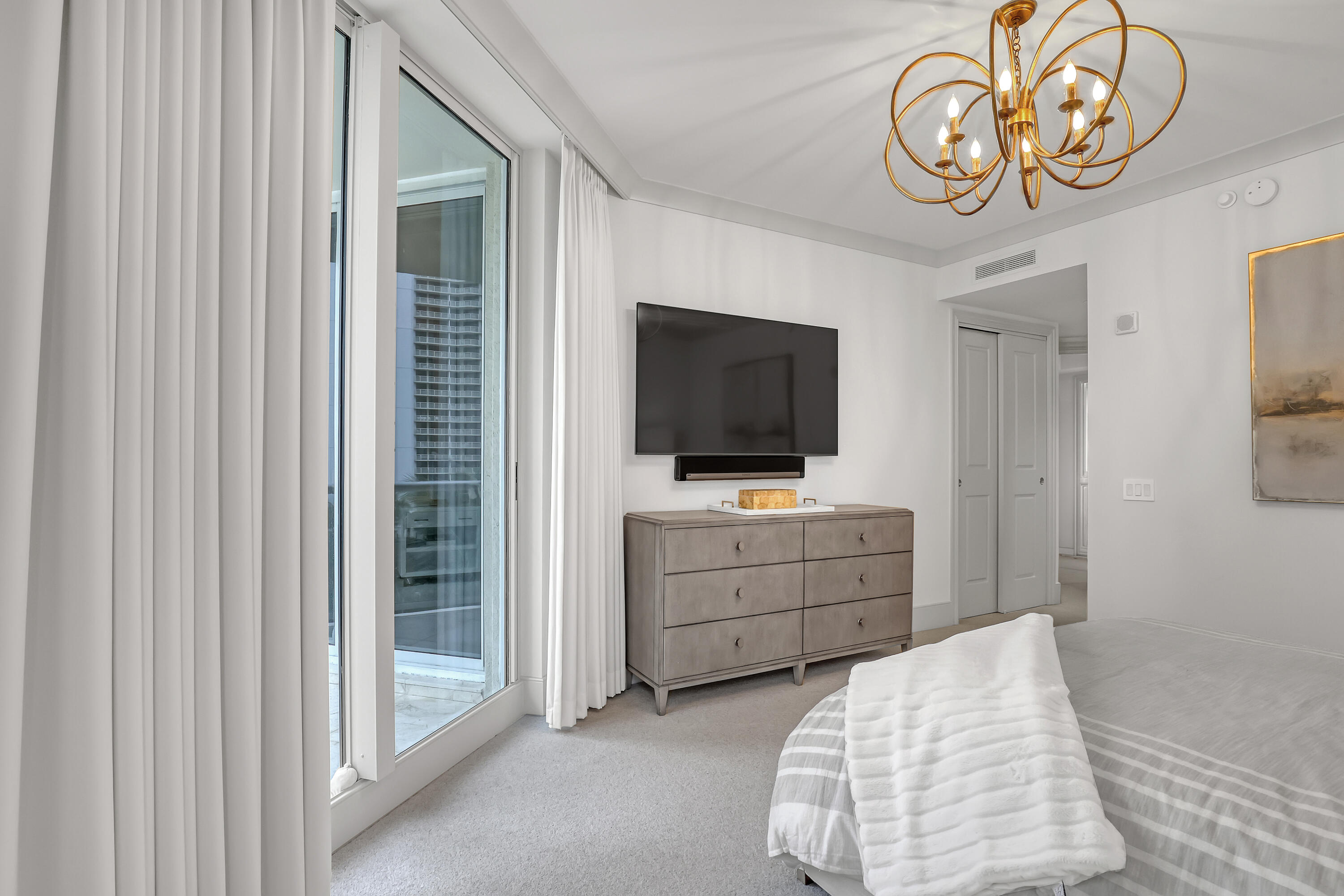 2700 N Ocean Drive 401a