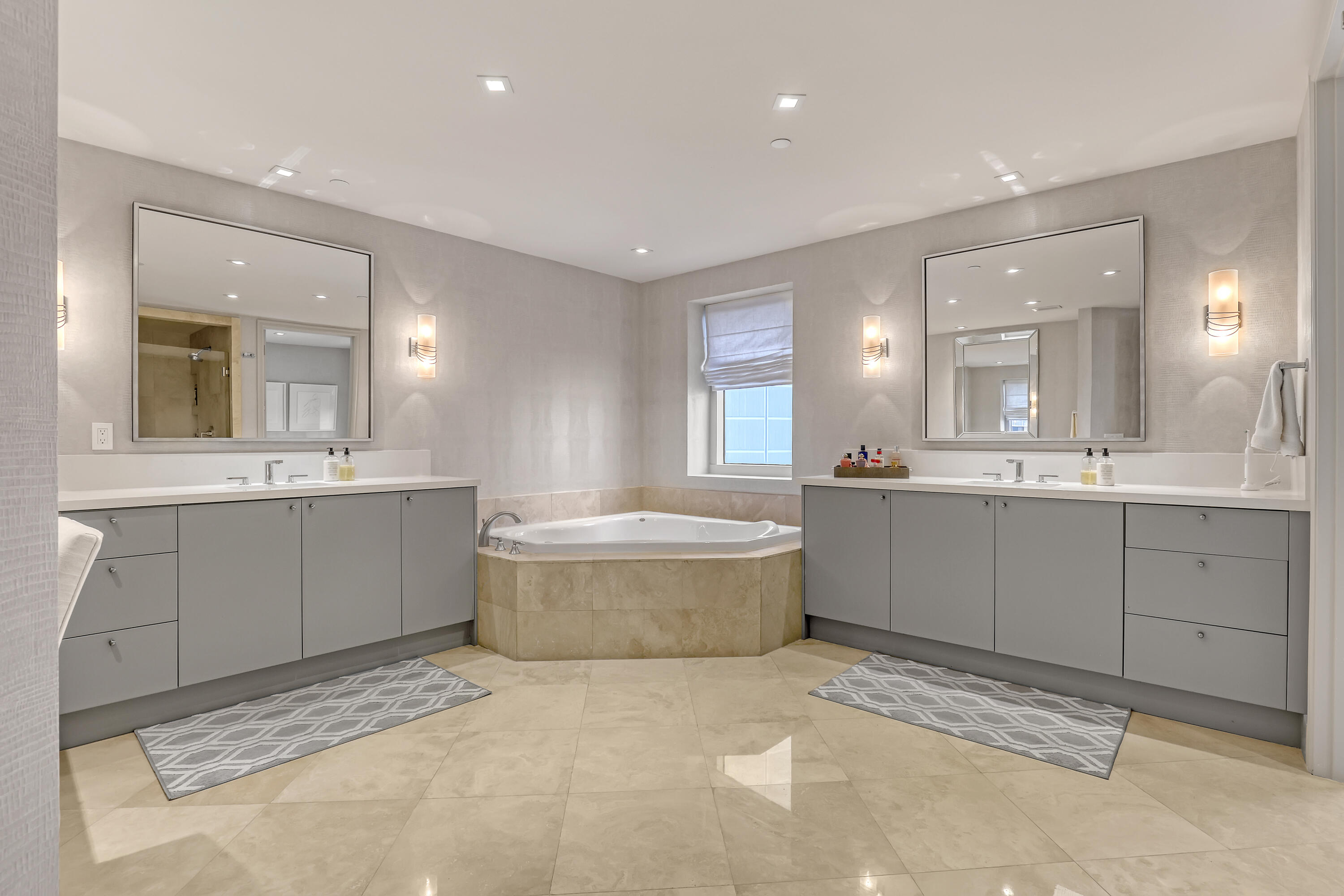 2700 N Ocean Drive 401a