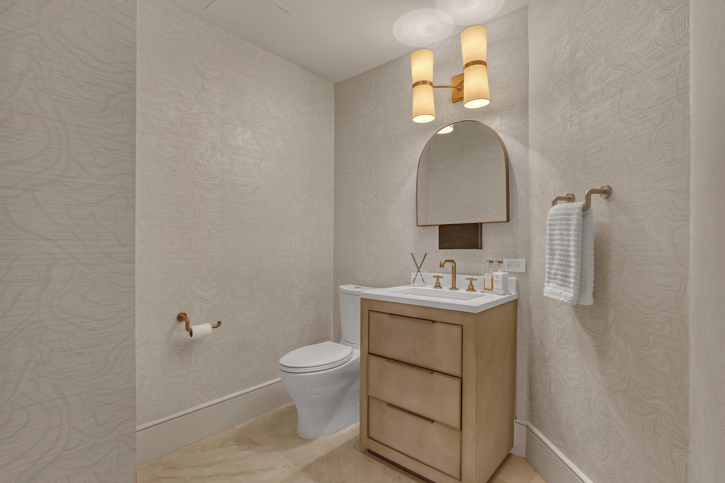 2700 N Ocean Drive 401a