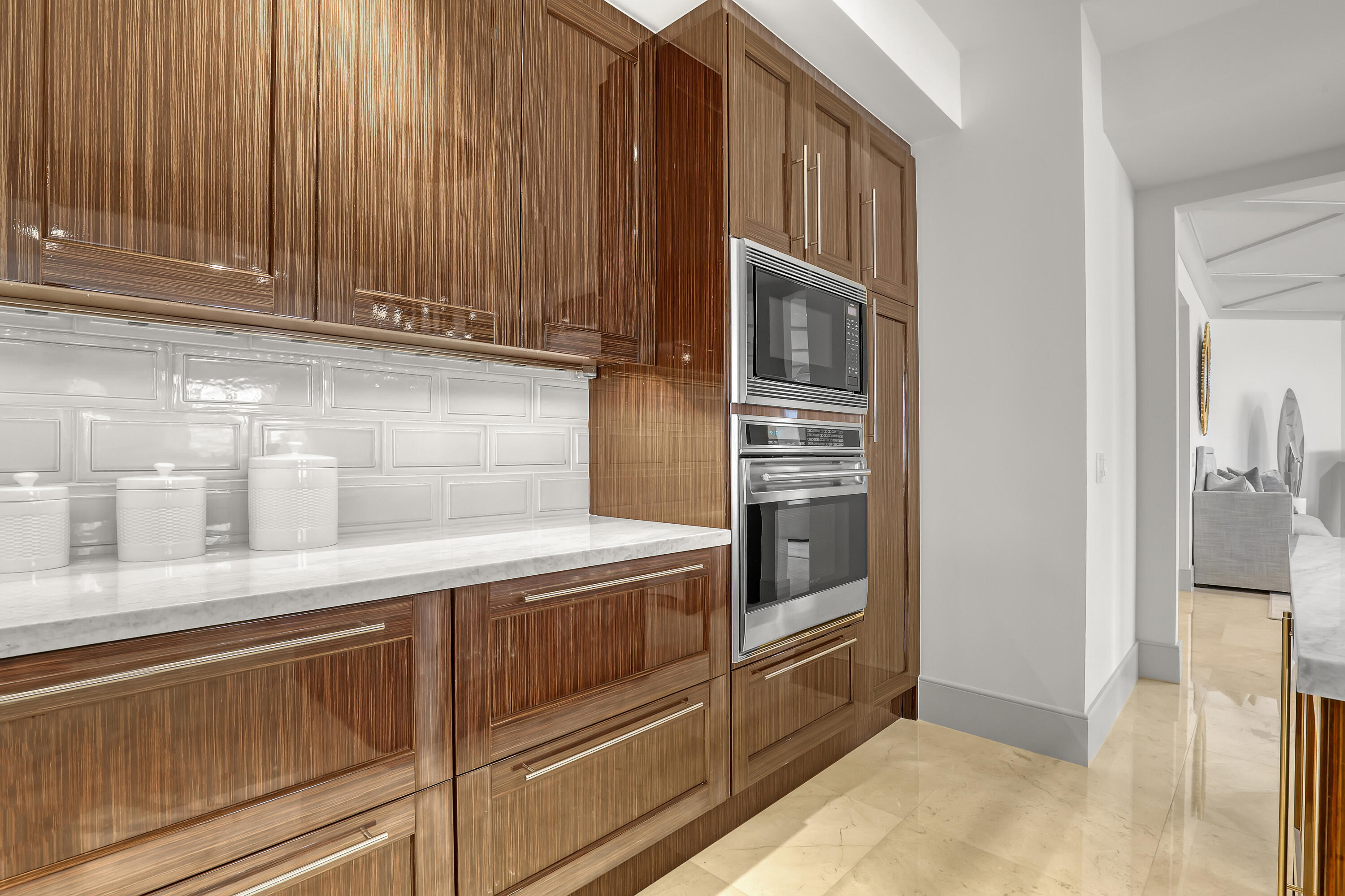 2700 N Ocean Drive 401a