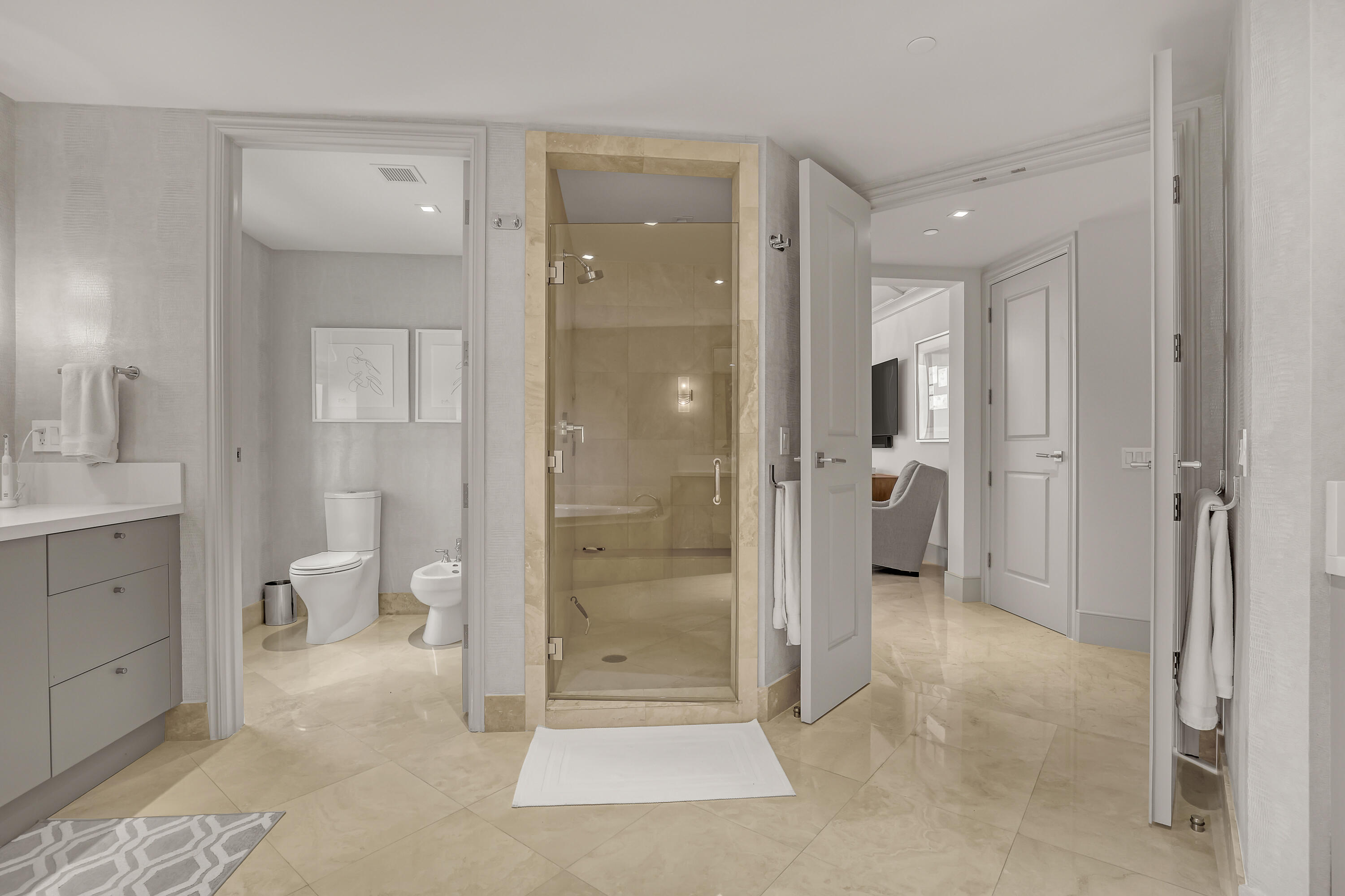 2700 N Ocean Drive 401a