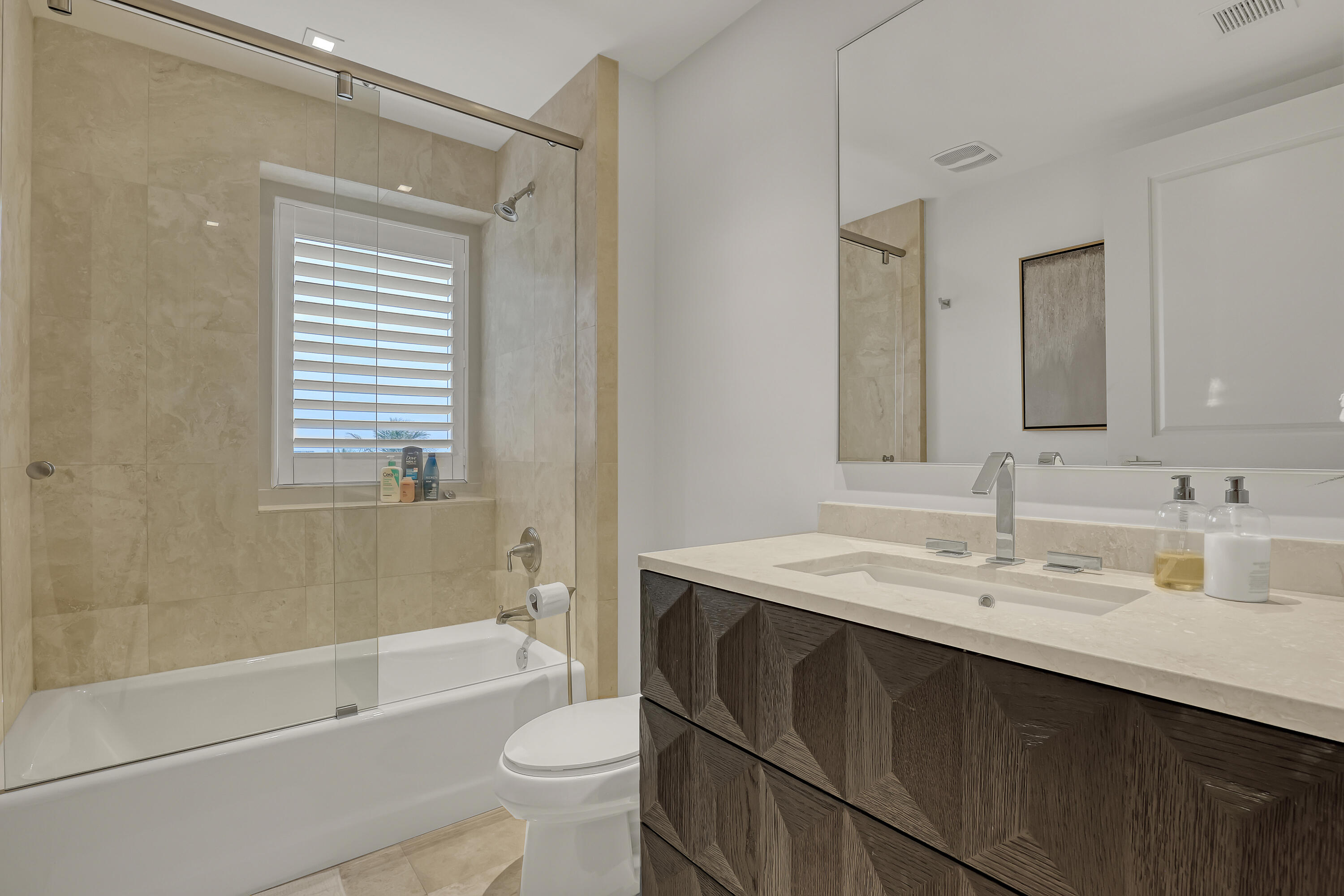 2700 N Ocean Drive 401a