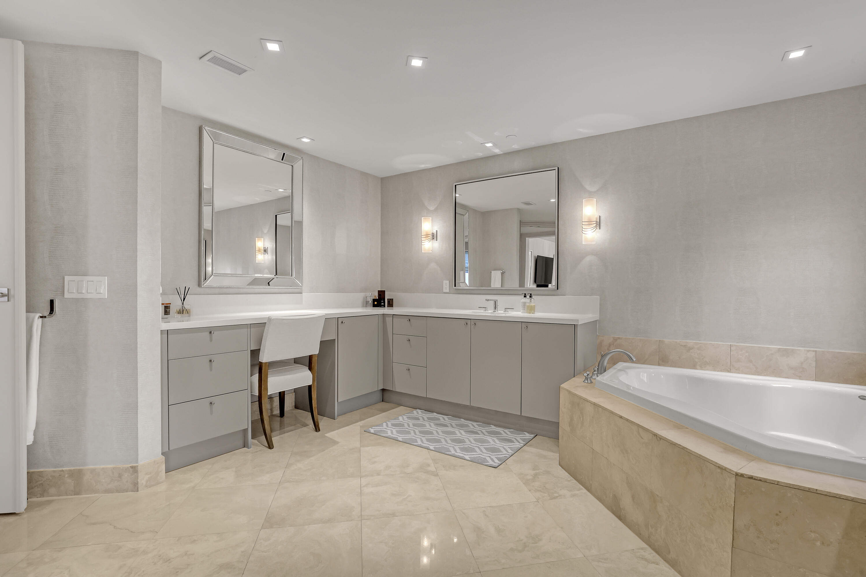 2700 N Ocean Drive 401a