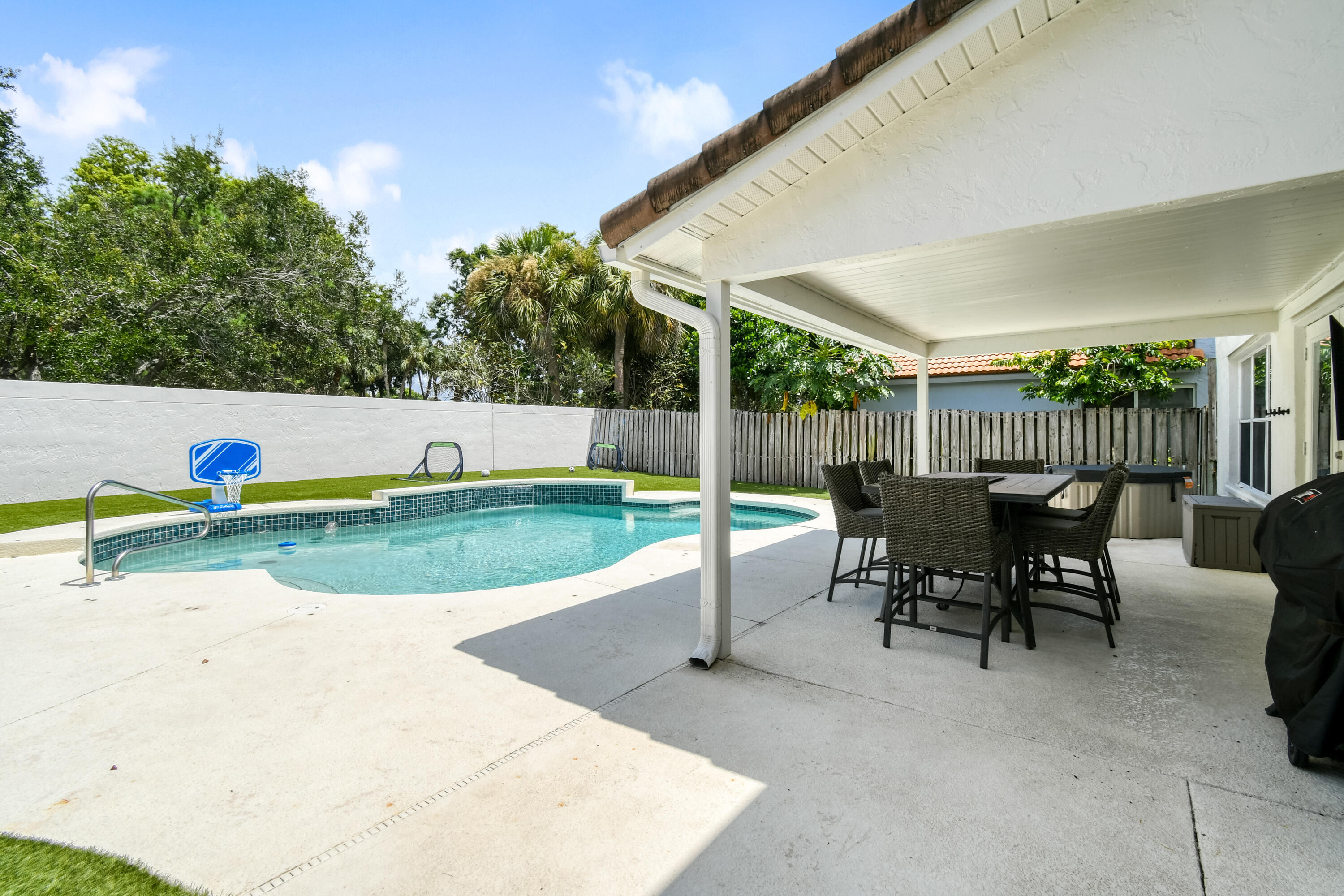 141 St Michaels Court