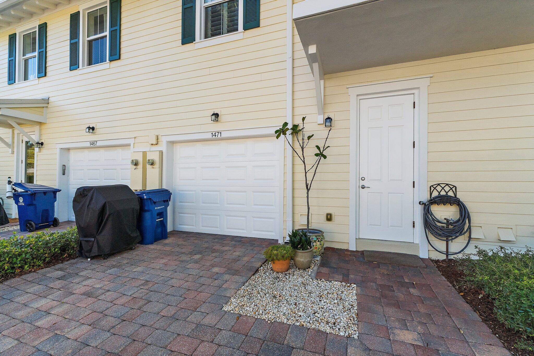 1471 N Jeaga Drive