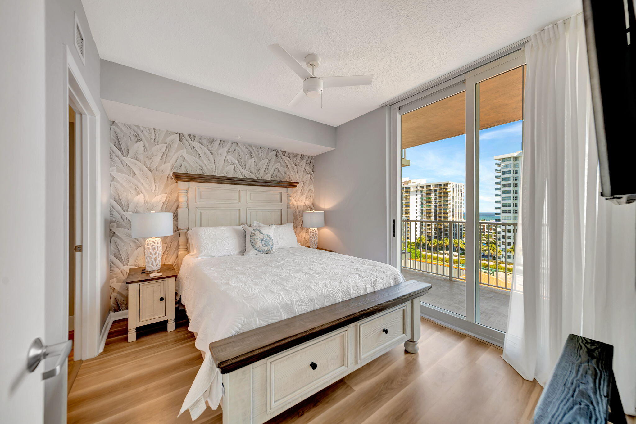 3020 NE 32nd Avenue 1017