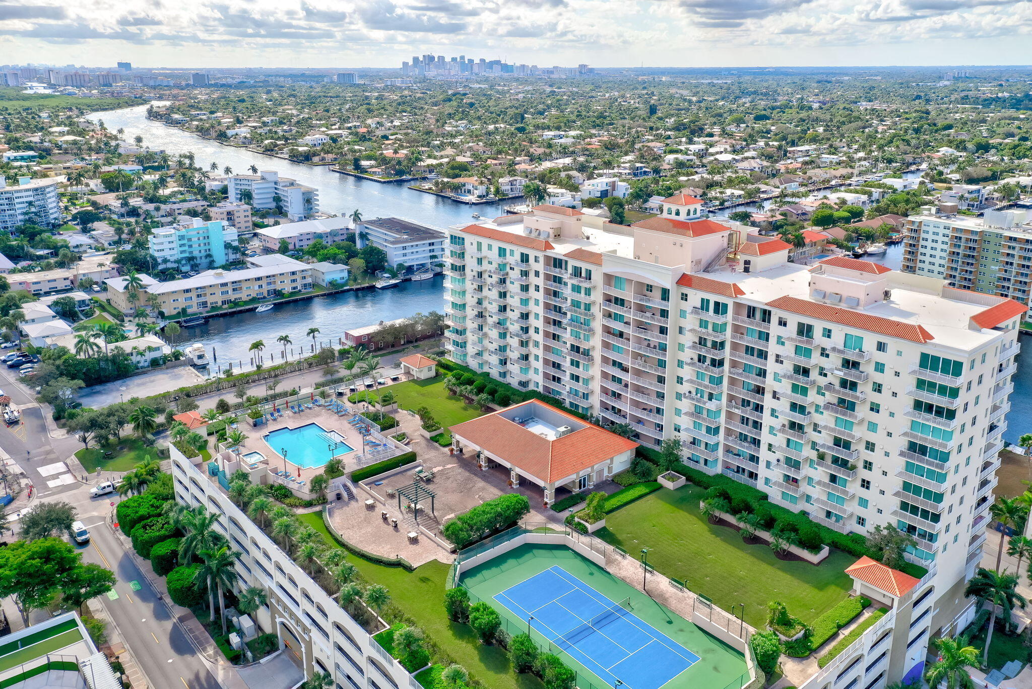 3020 NE 32nd Avenue 1017