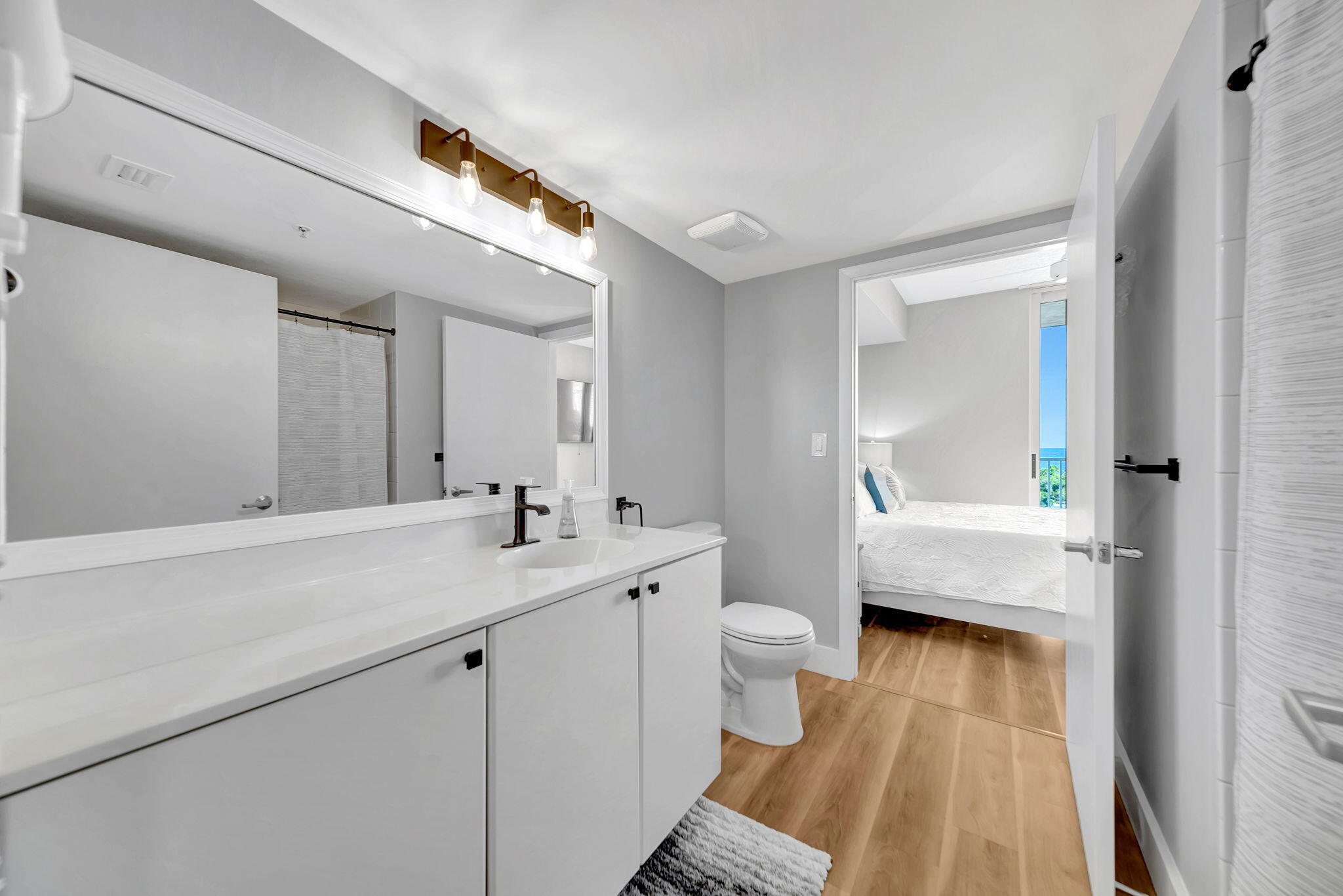 3020 NE 32nd Avenue 1017