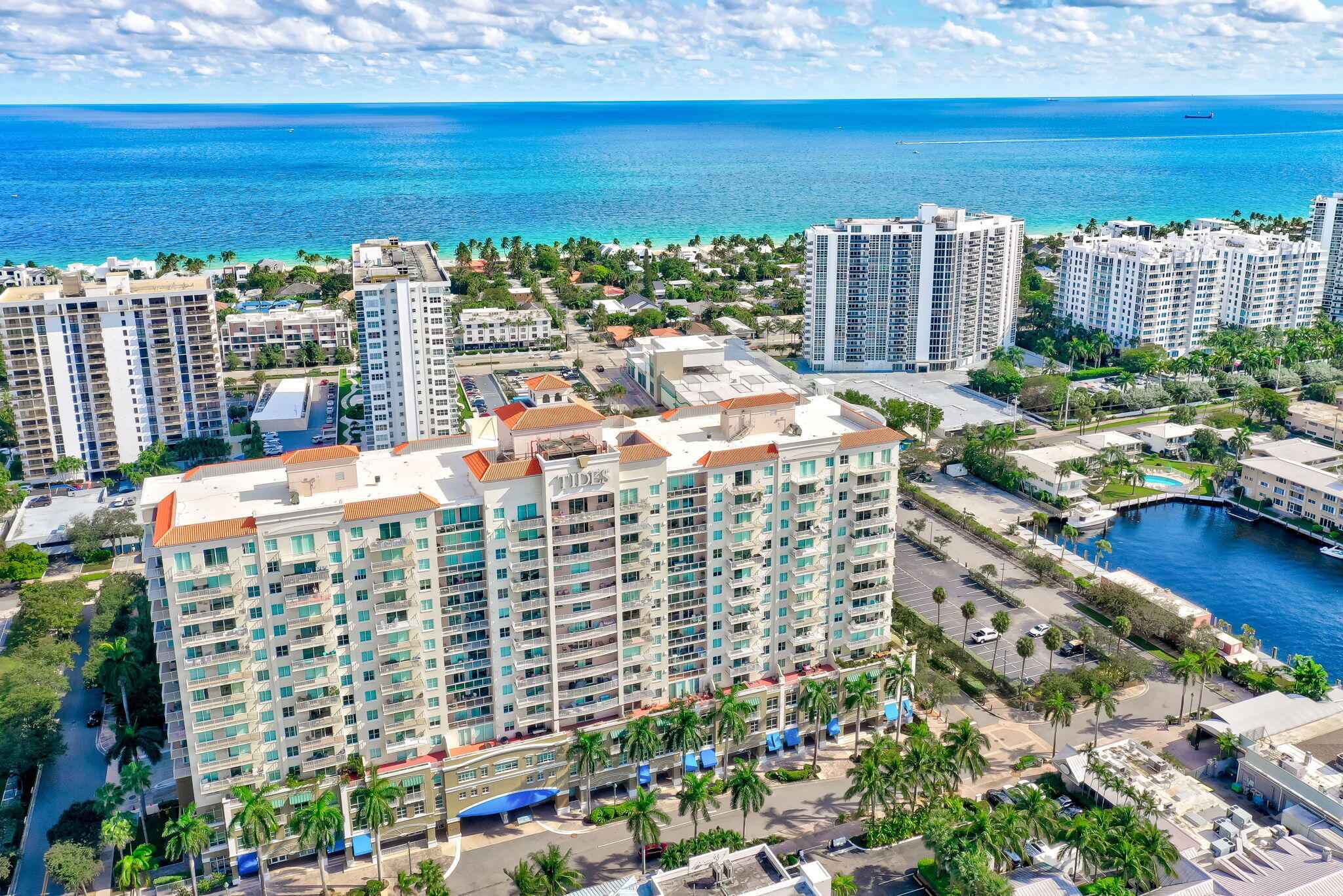 3020 NE 32nd Avenue 1017