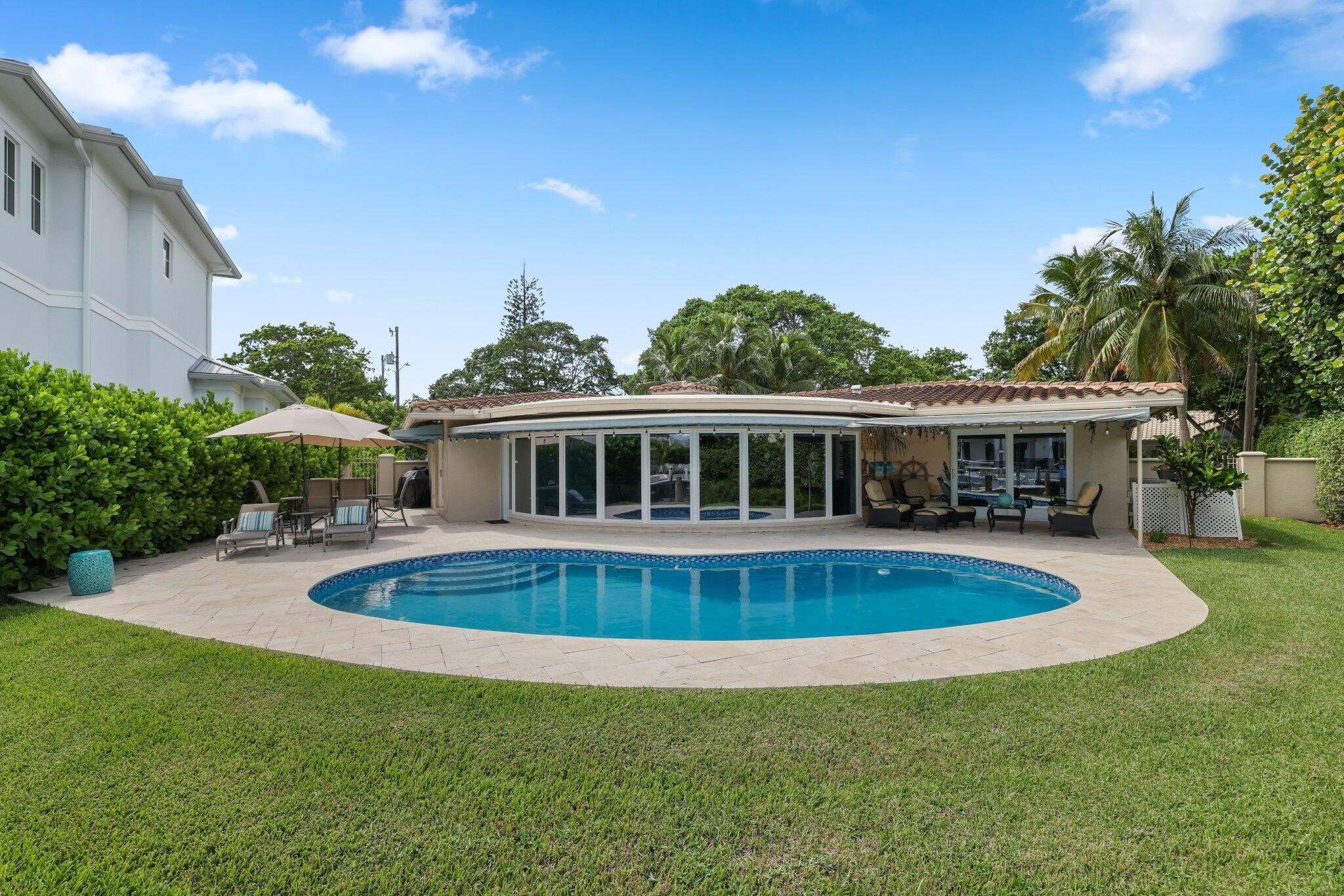 910 Banyan Drive
