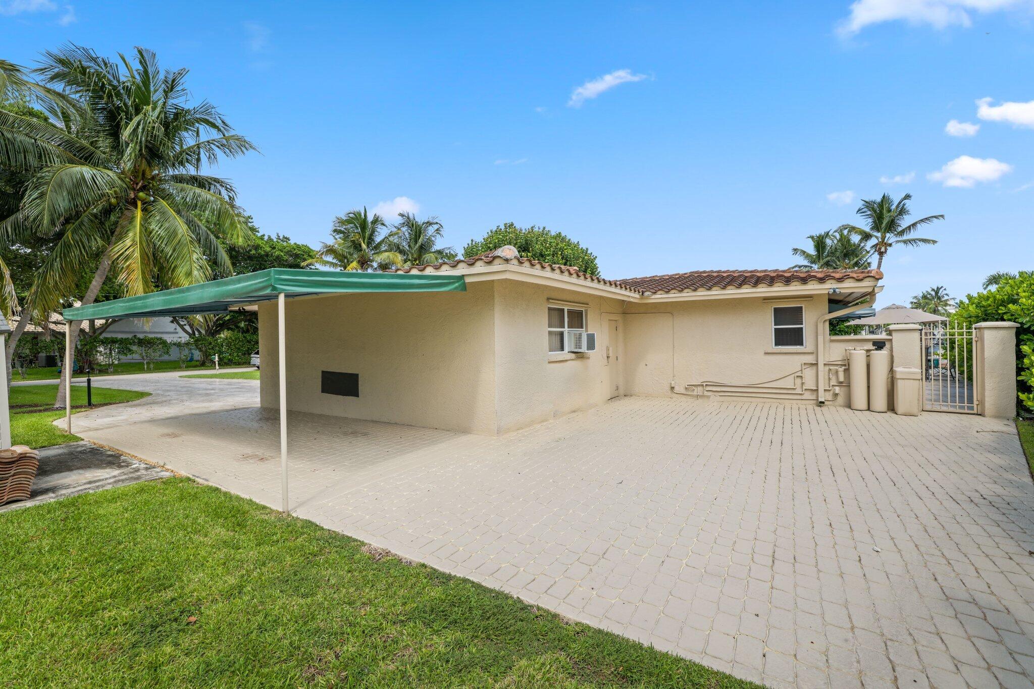 910 Banyan Drive