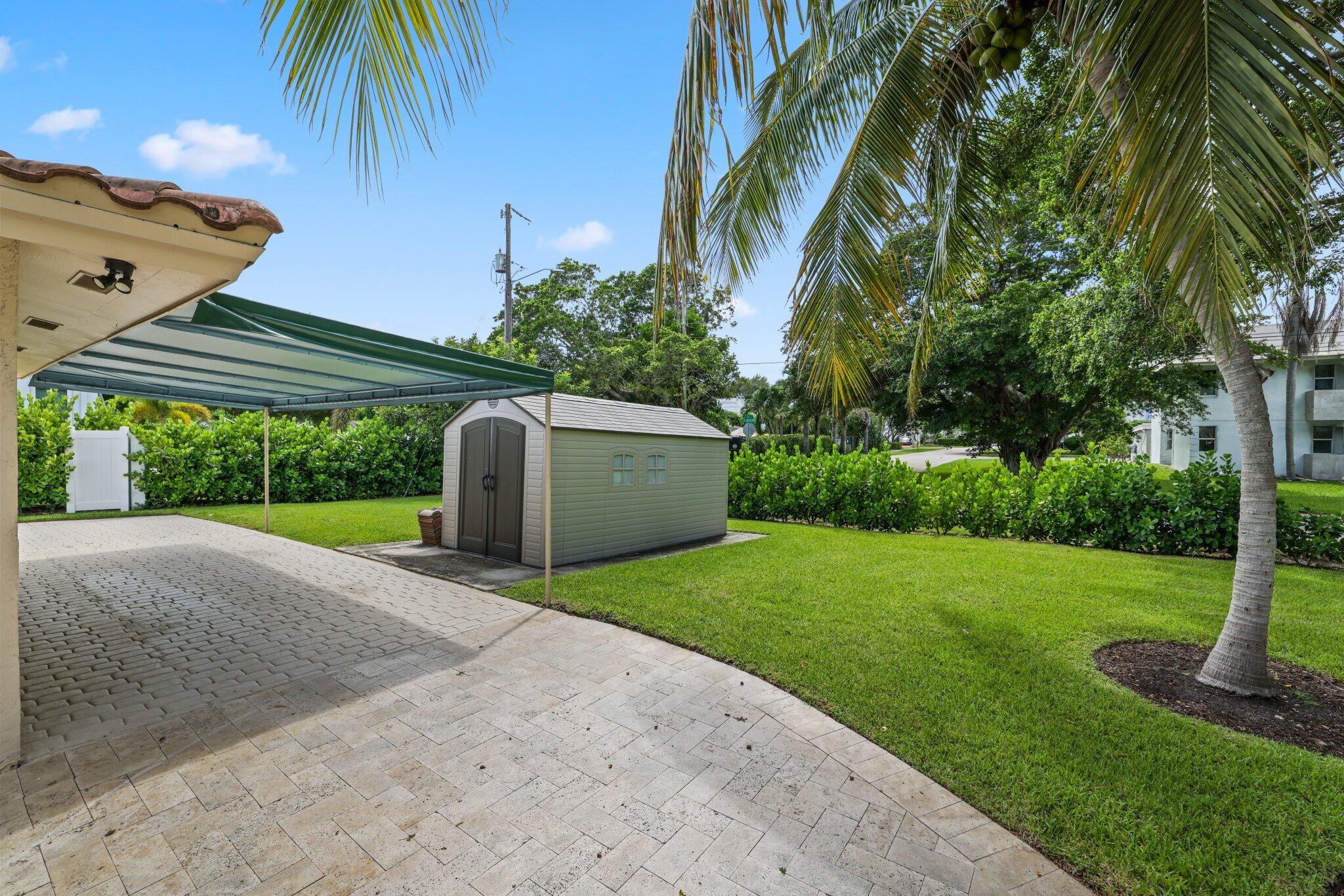 910 Banyan Drive
