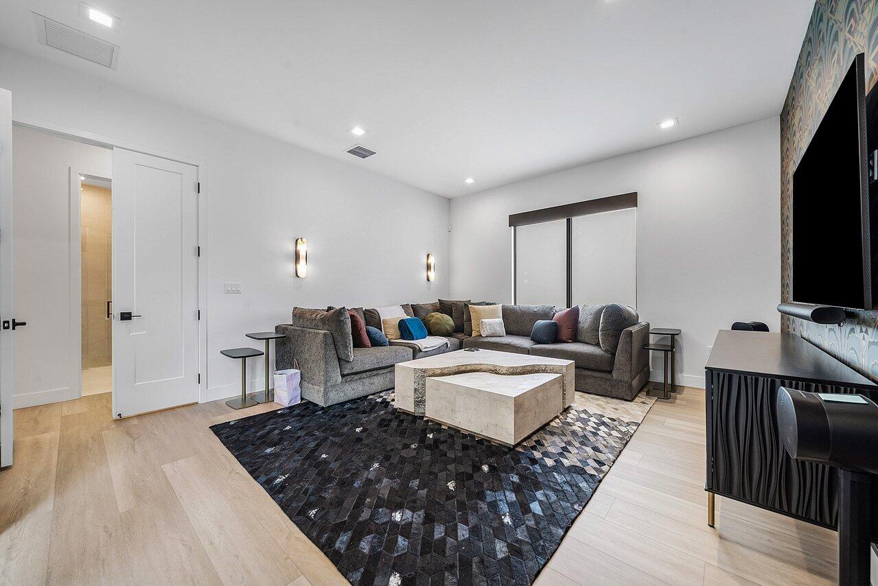 9346 Sunflower Meadow Road