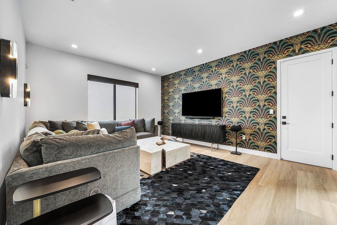 9346 Sunflower Meadow Road