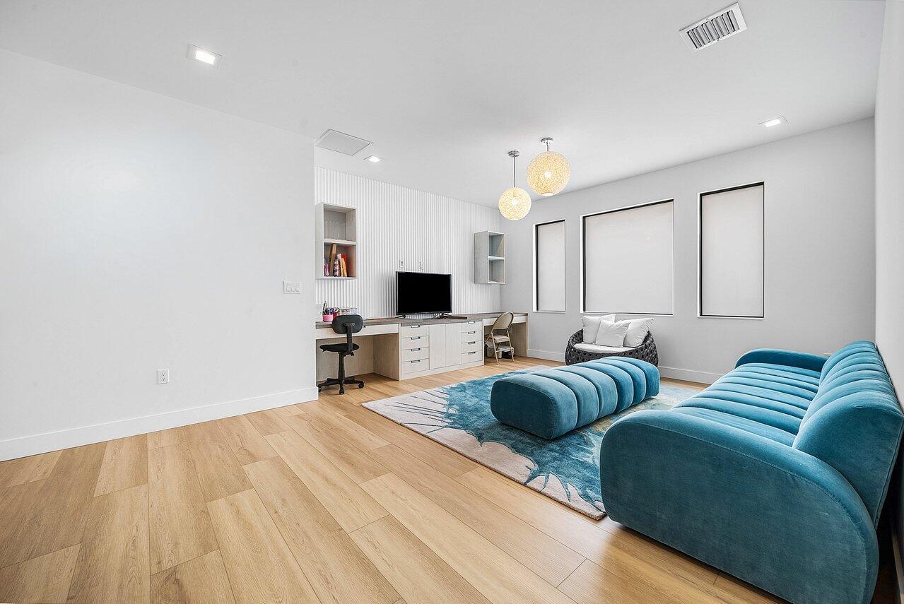 9346 Sunflower Meadow Road