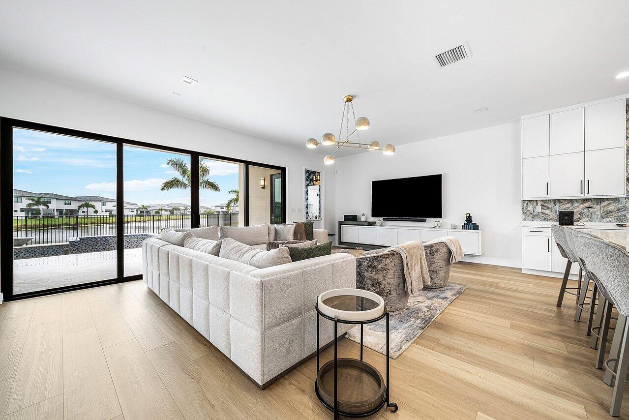 9346 Sunflower Meadow Road