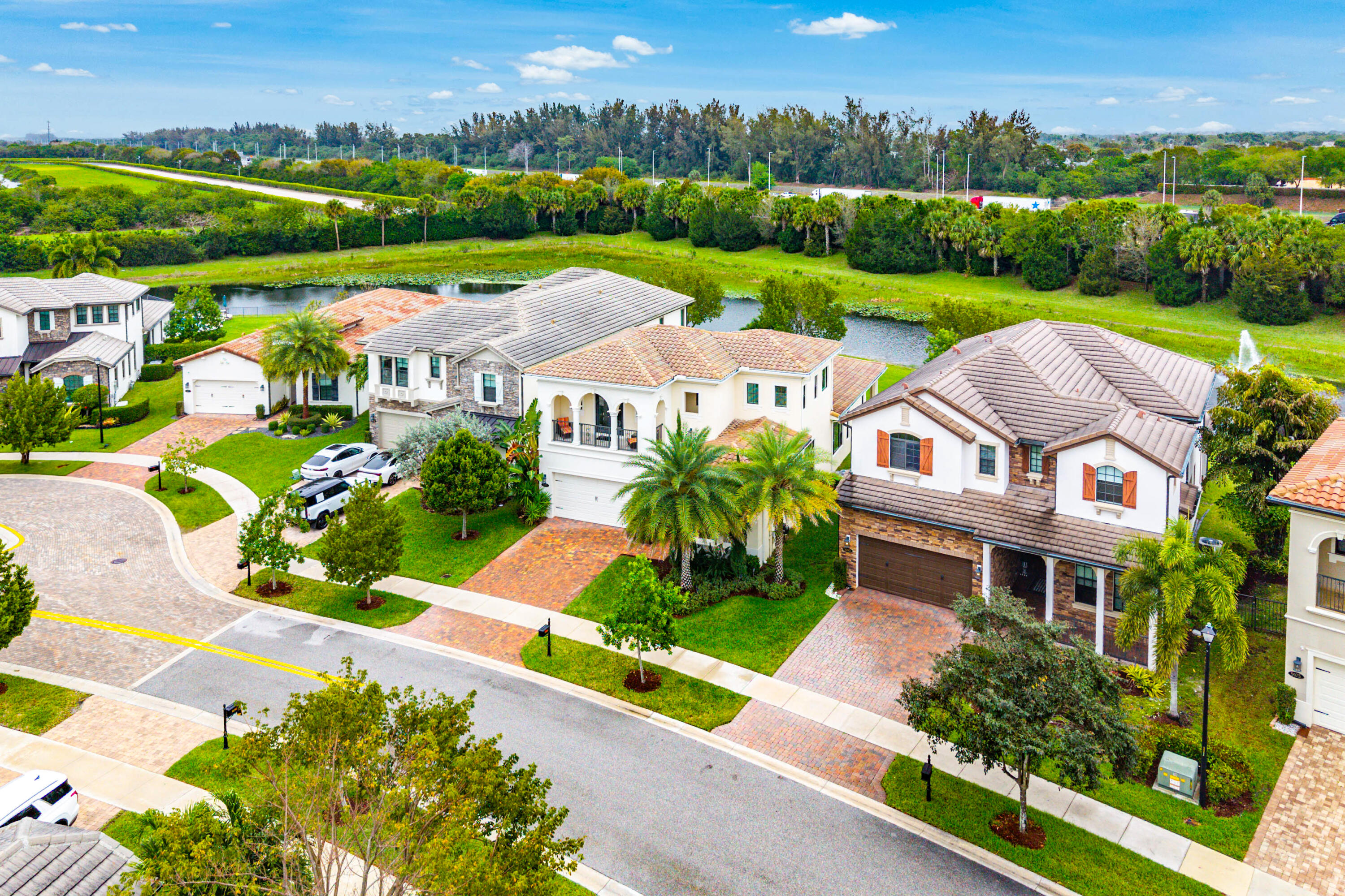 9091 Grand Prix Lane SW