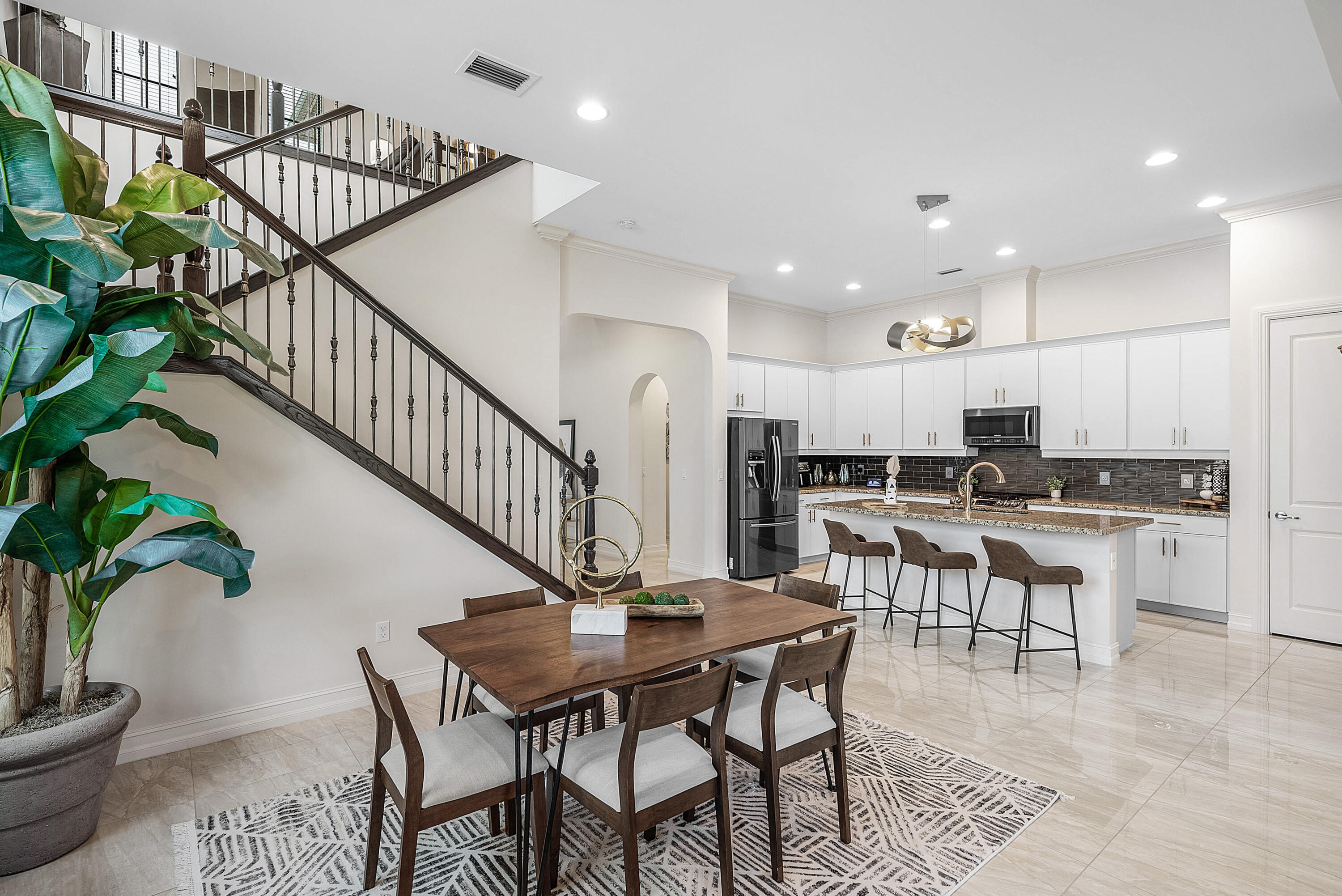 9091 Grand Prix Lane SW