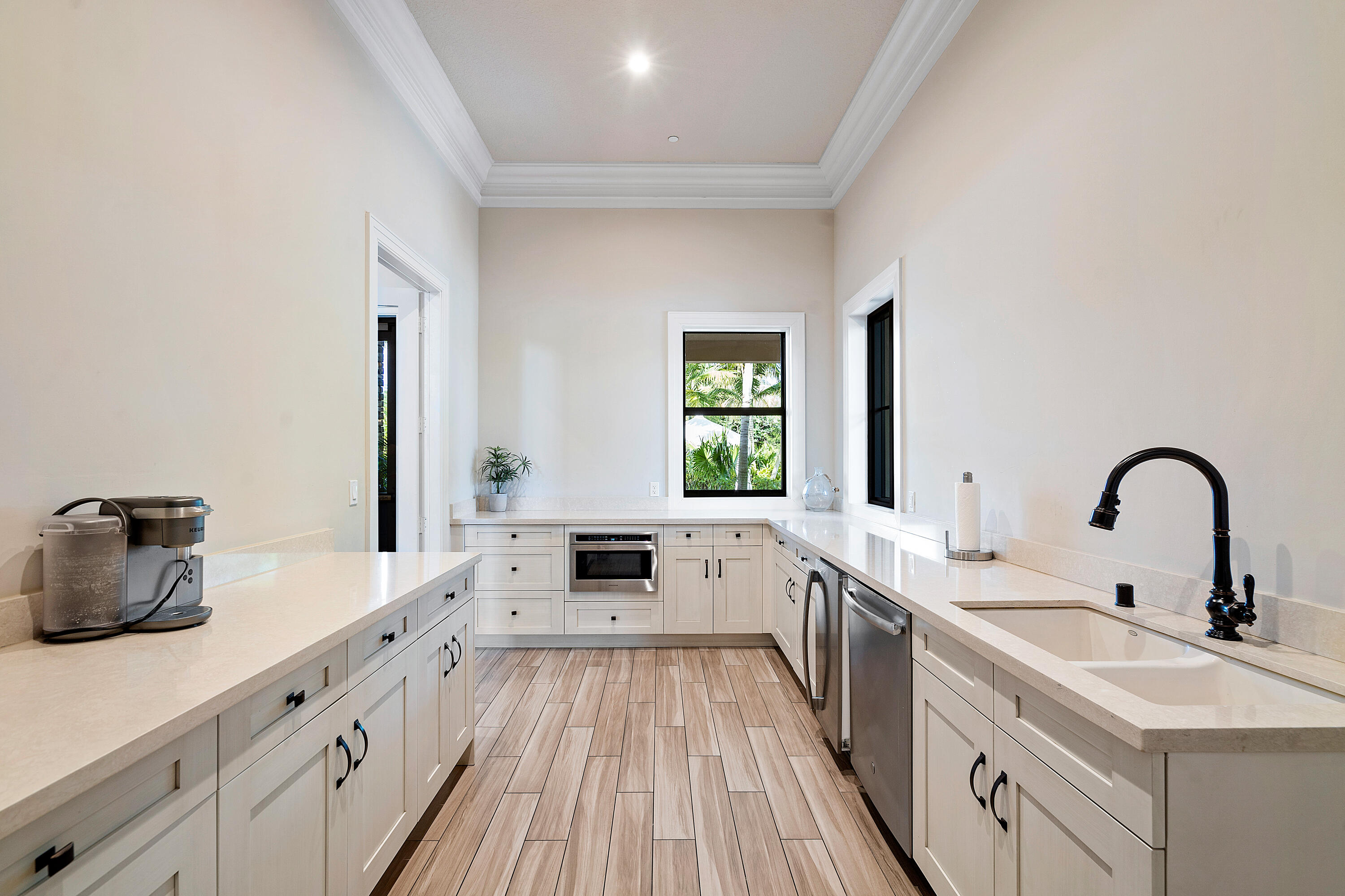 9091 Grand Prix Lane SW