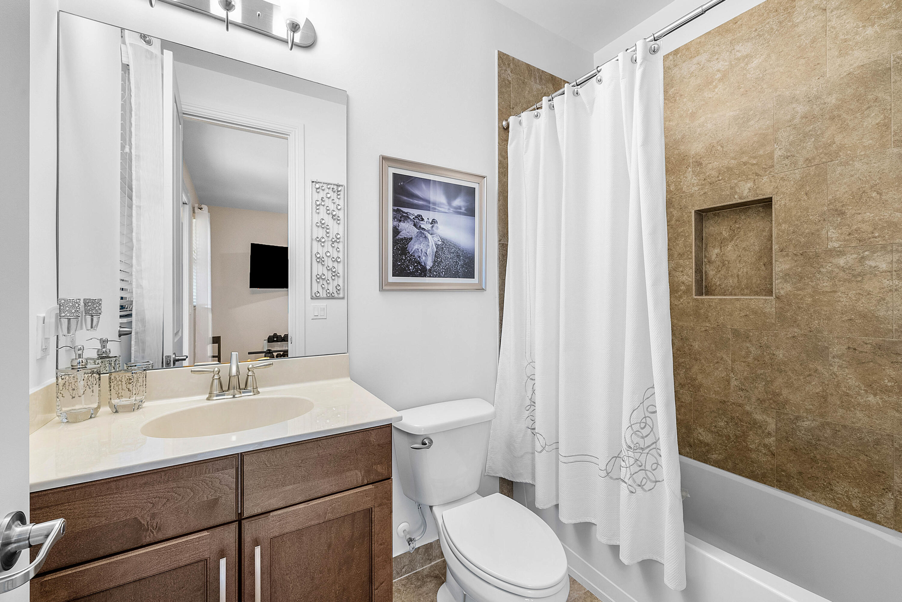 9091 Grand Prix Lane SW