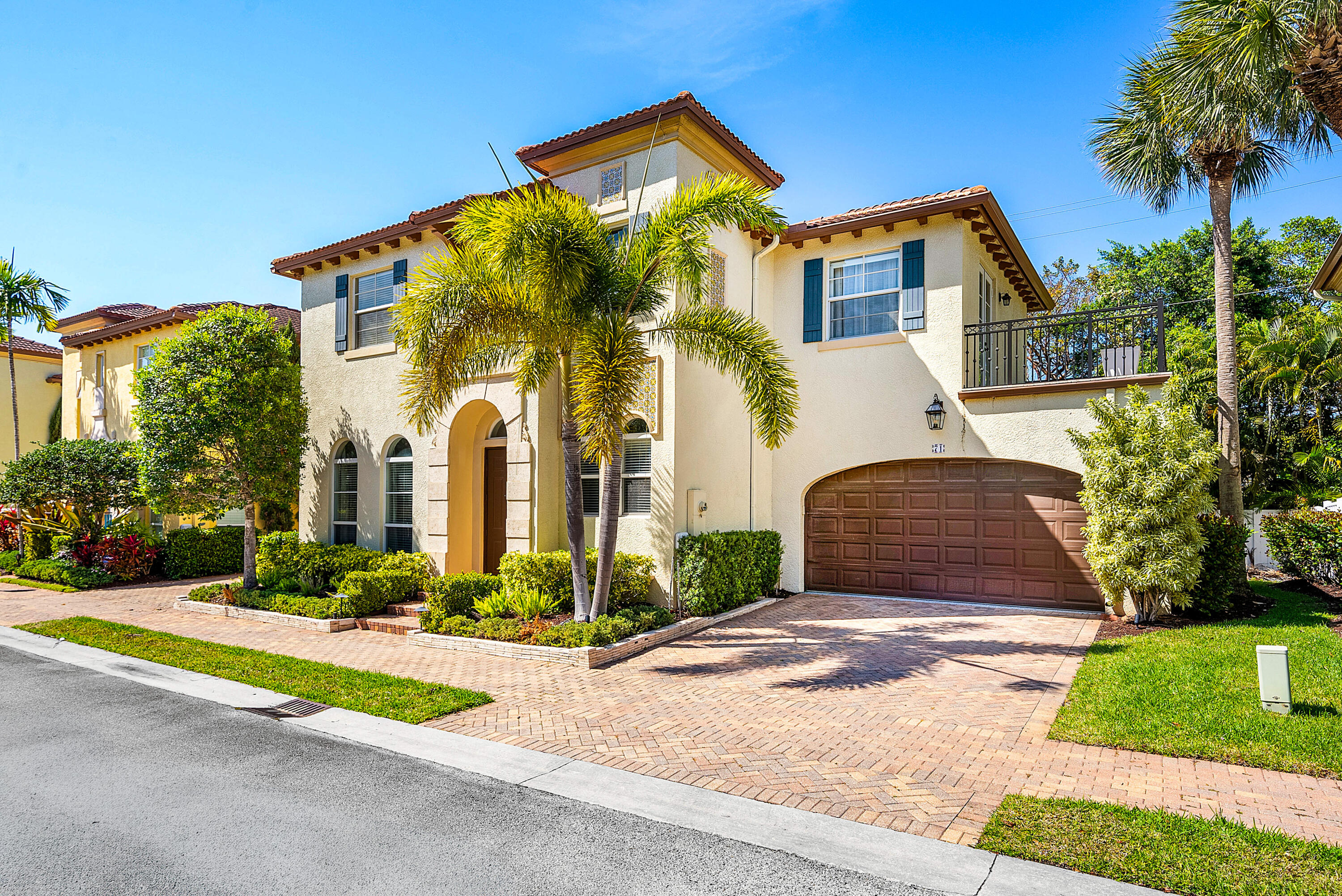 71 Via Poinciana Lane