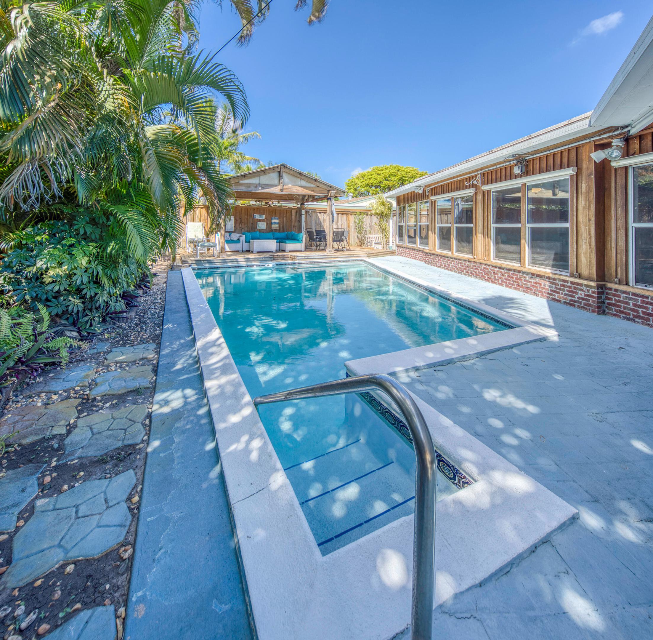 1328 Lake Victoria Drive