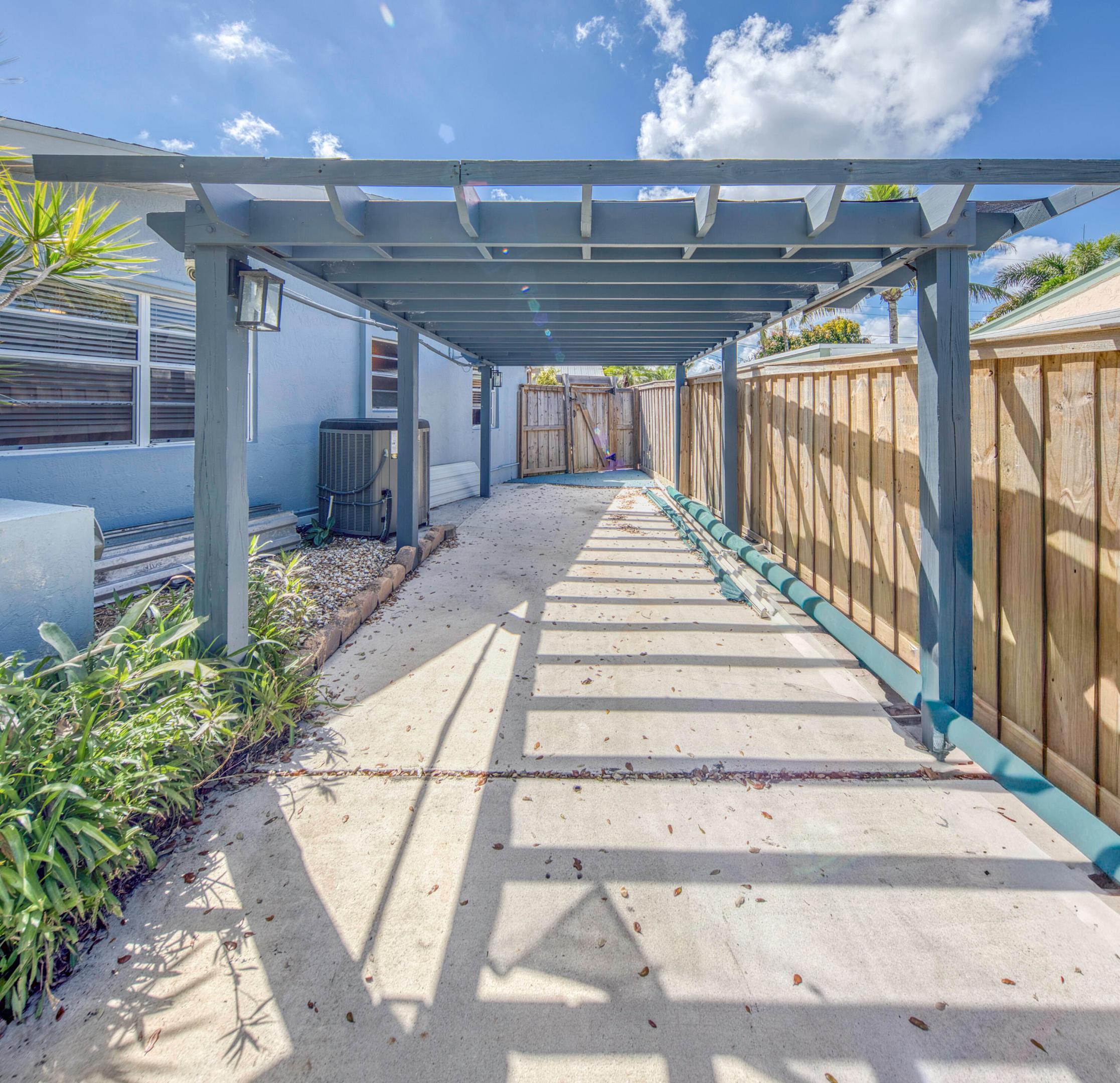 1328 Lake Victoria Drive