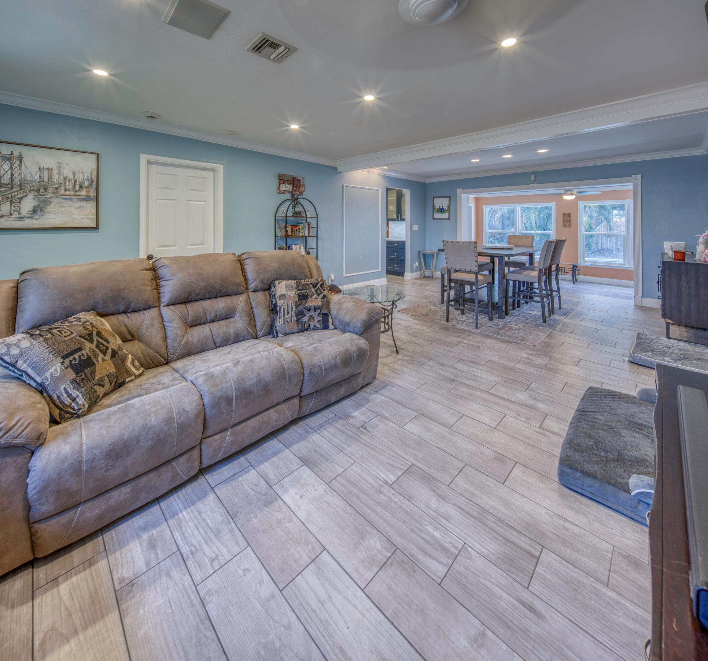 1328 Lake Victoria Drive