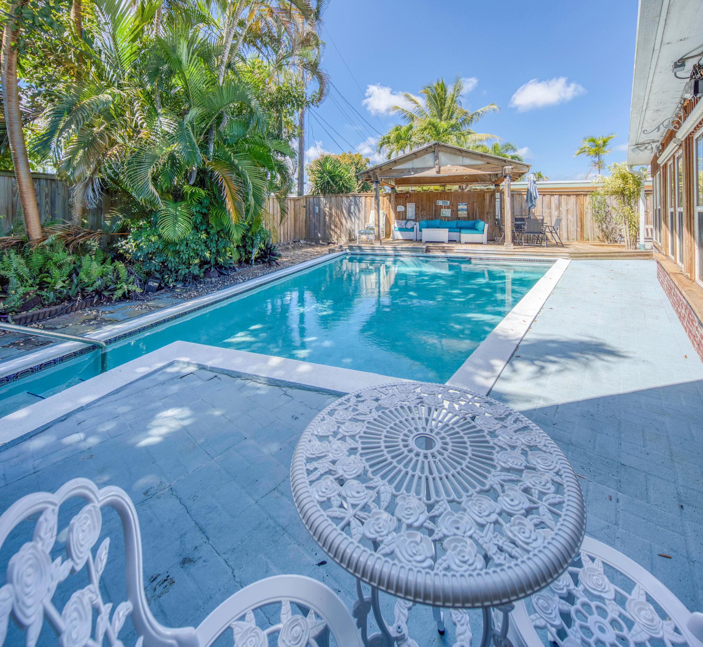 1328 Lake Victoria Drive
