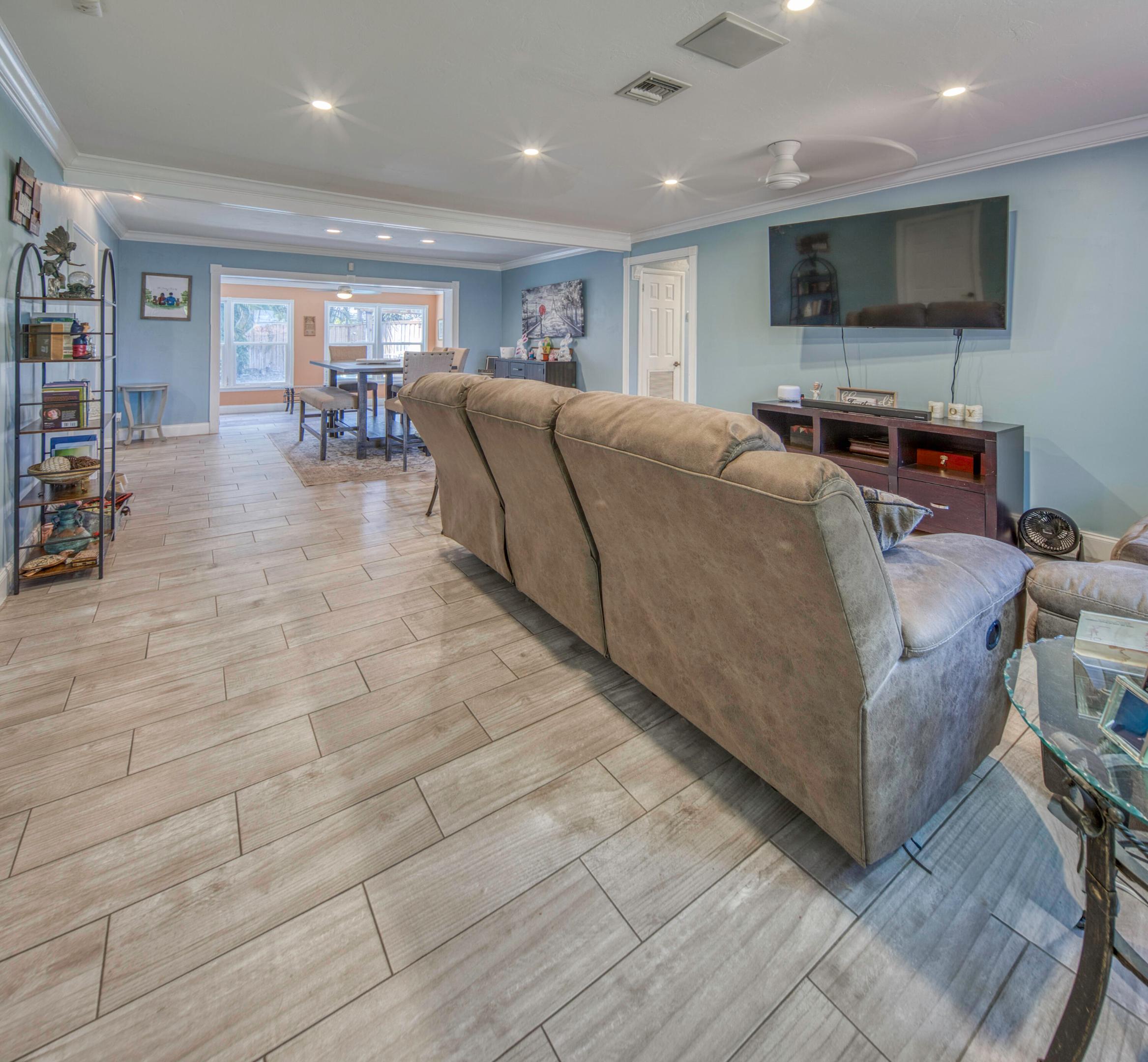 1328 Lake Victoria Drive