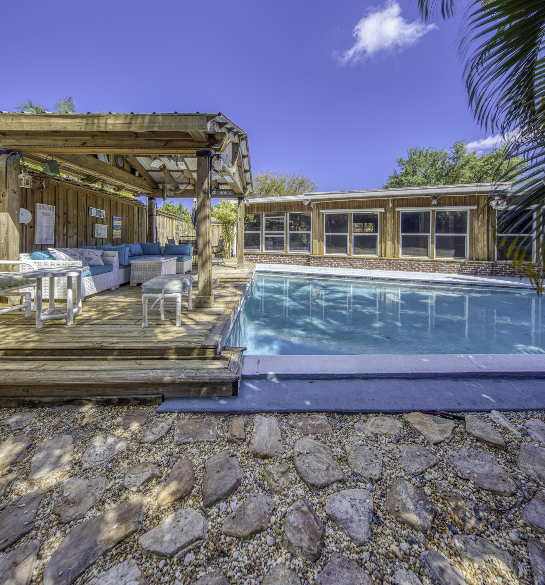 1328 Lake Victoria Drive