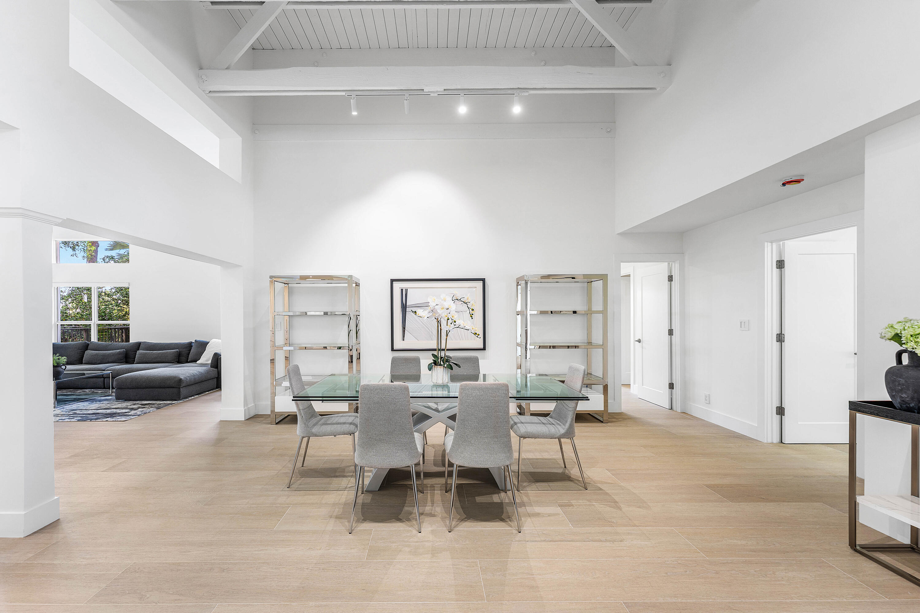 654 W Lakewoode Cir W