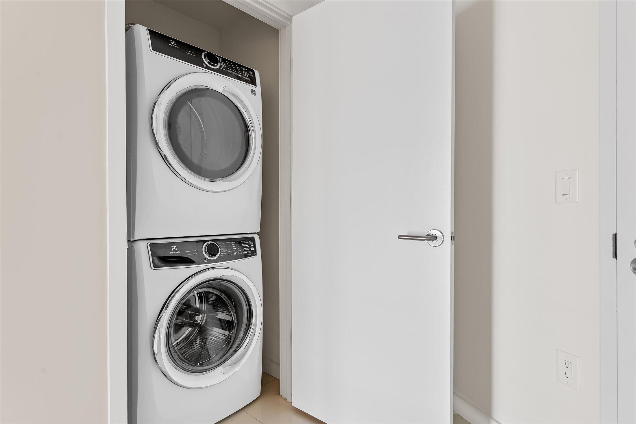 851 NE 1st Avenue 4100