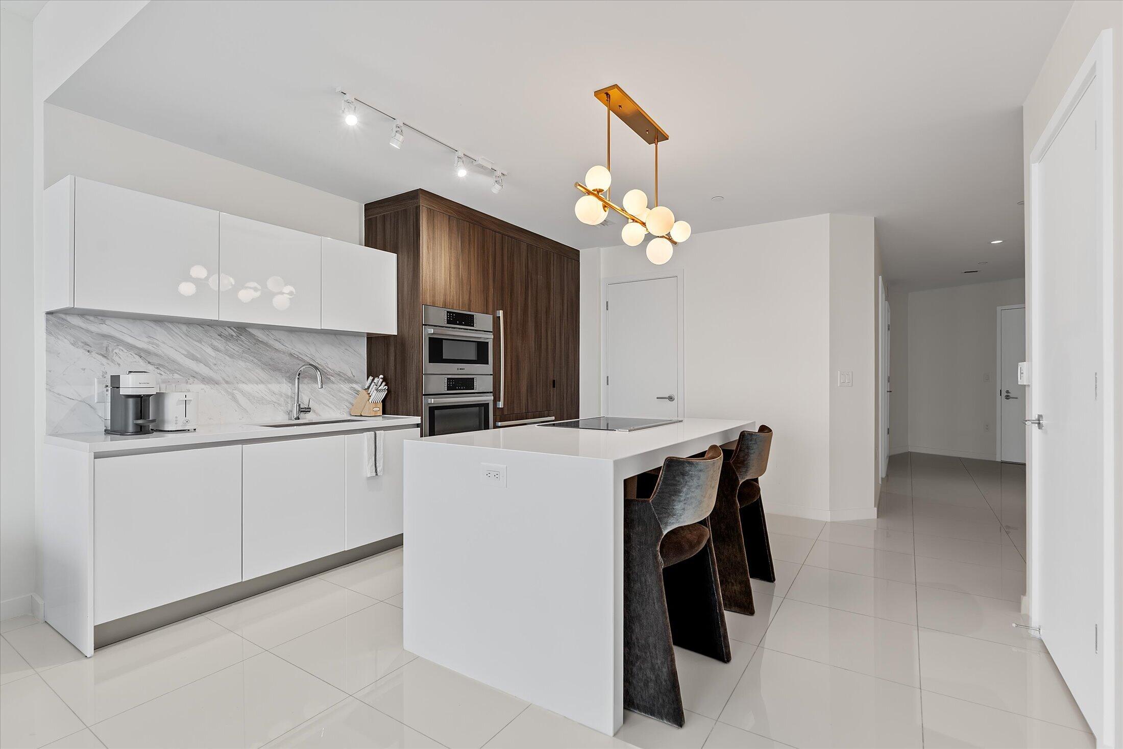 851 NE 1st Avenue 4100