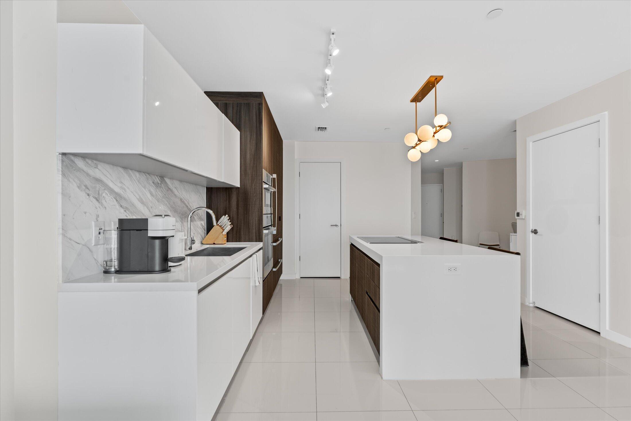 851 NE 1st Avenue 4100