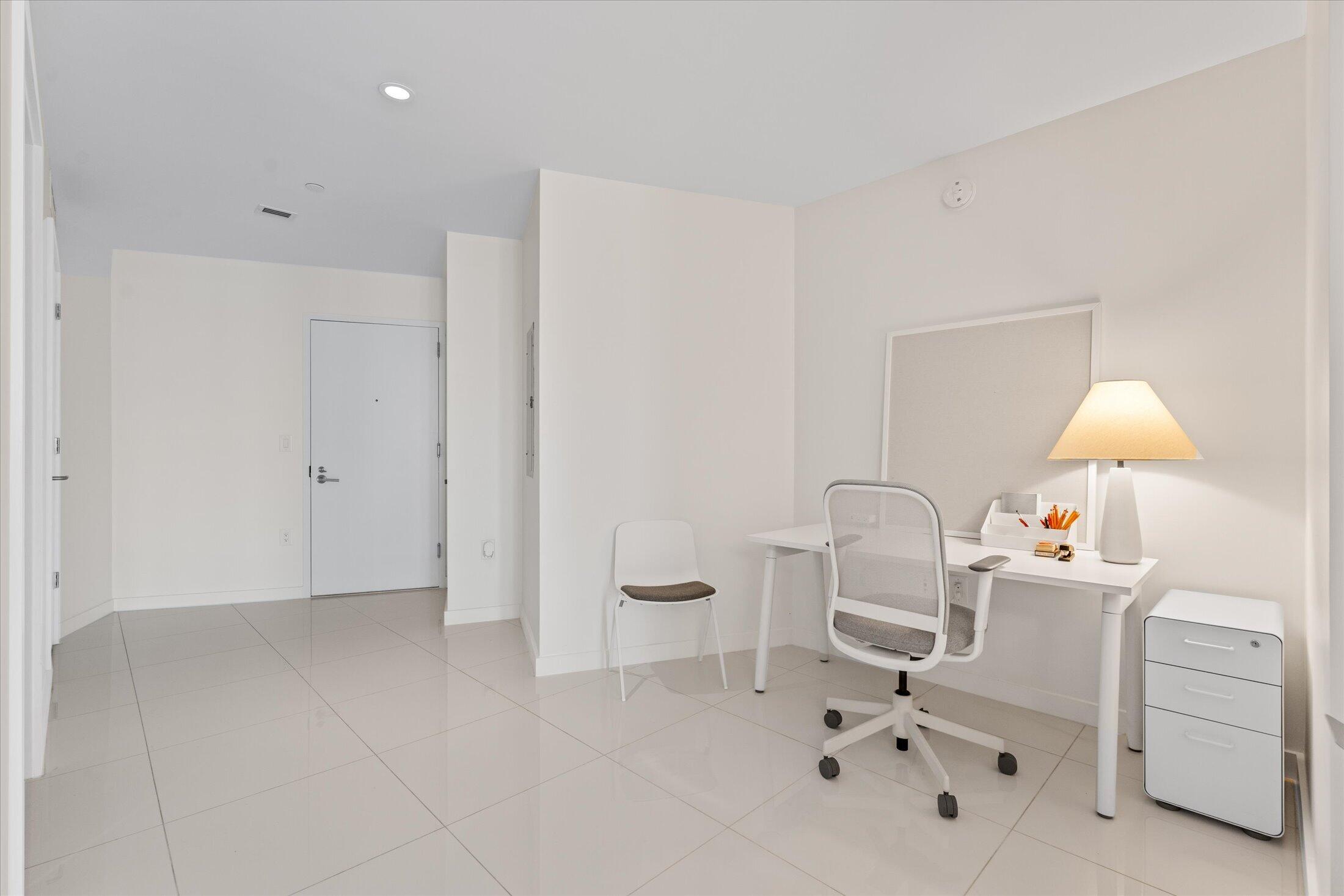 851 NE 1st Avenue 4100